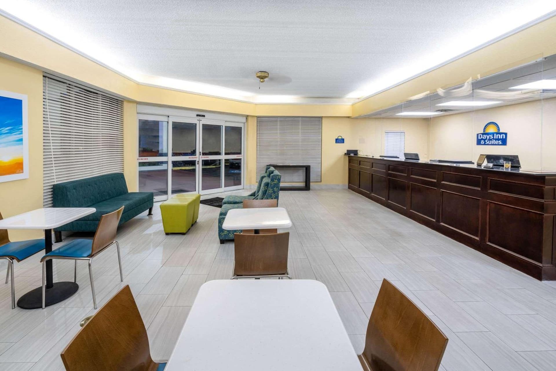 Days Inn by Wyndham Panama City interior in Panama City, FL — gallery photo 2