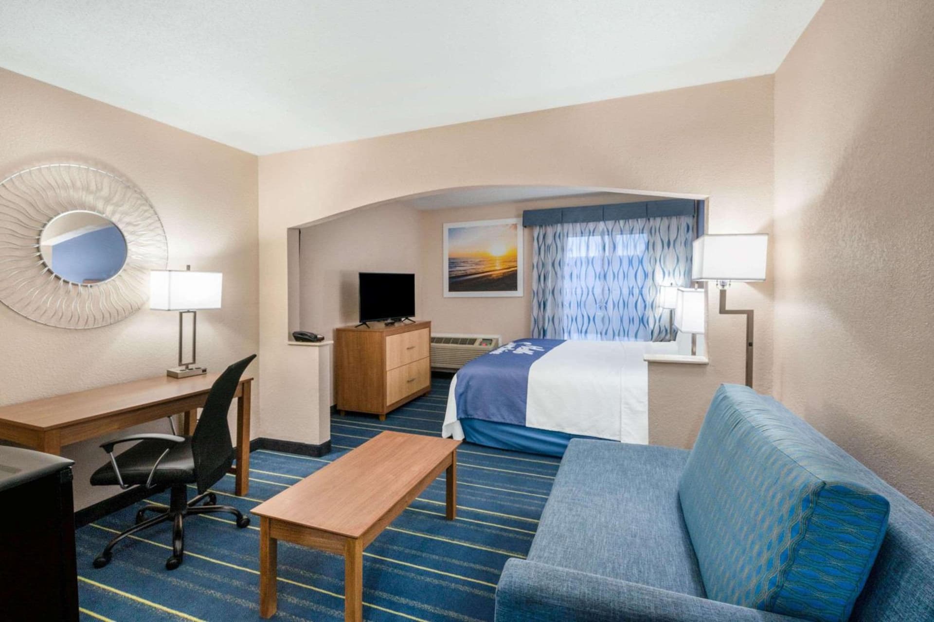 Days Inn by Wyndham Panama City gallery photo in Panama City, FL — image 6