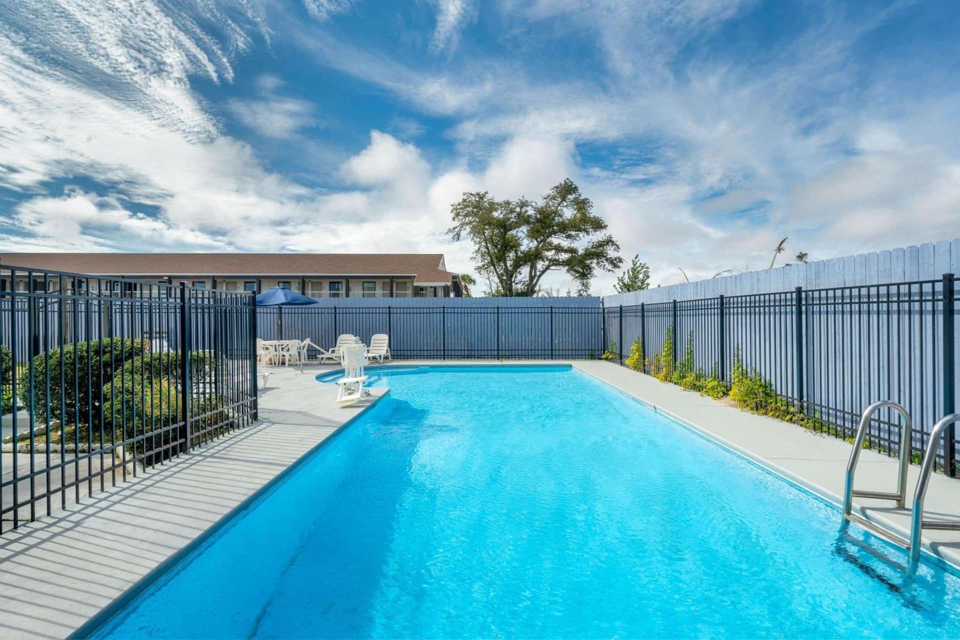 Days Inn by Wyndham Panama City property views in Panama City, FL — gallery photo 3