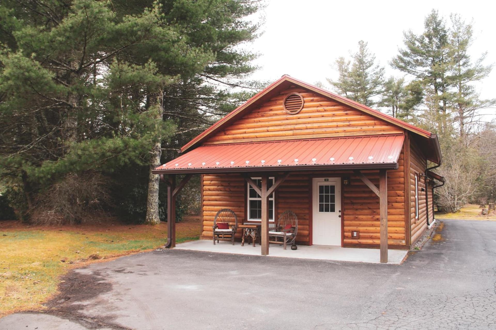 The Pineola featured exterior or lobby in Newland, NC — similar hotel