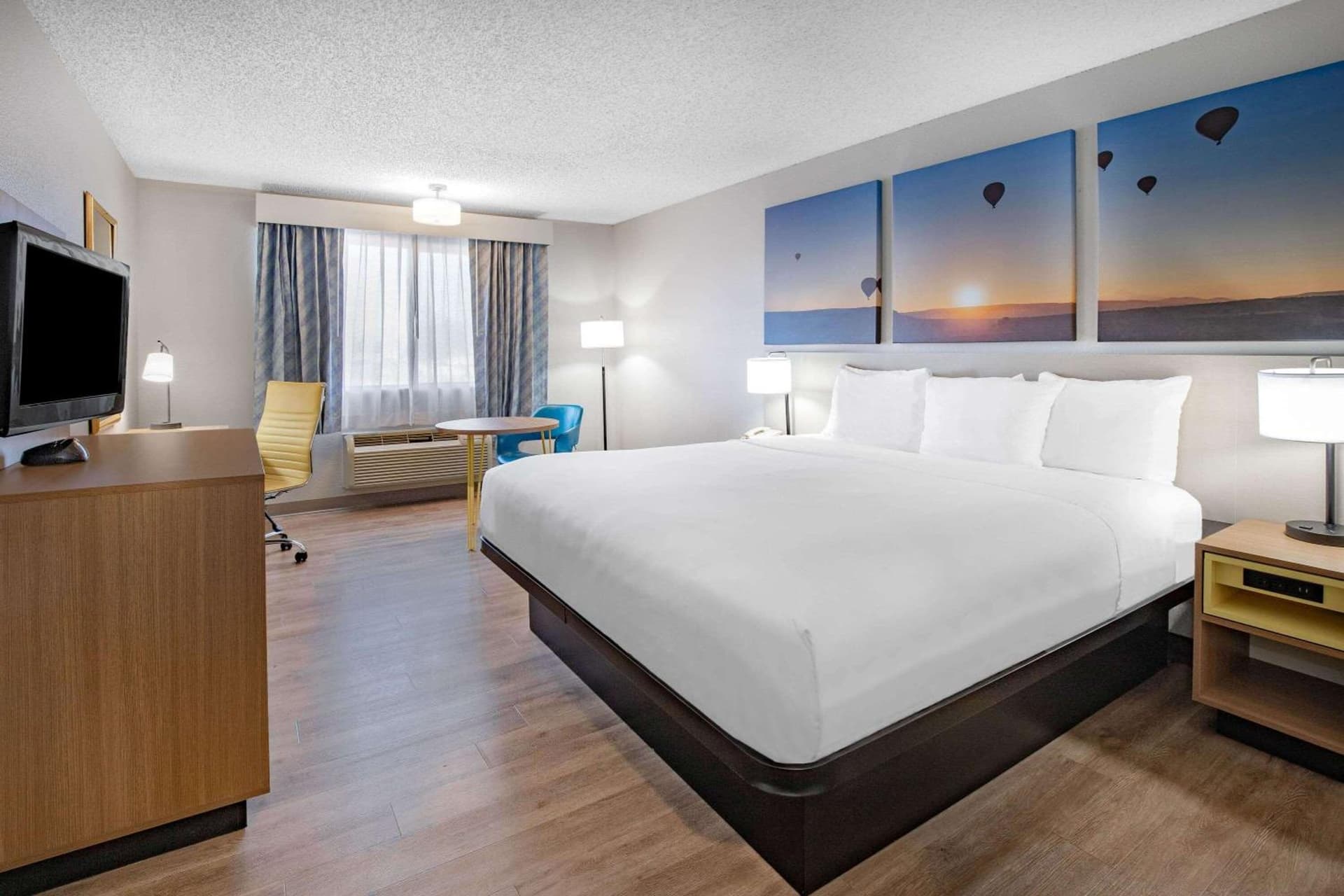 Days Inn by Wyndham Bernalillo gallery photo in Bernalillo, NM — image 7