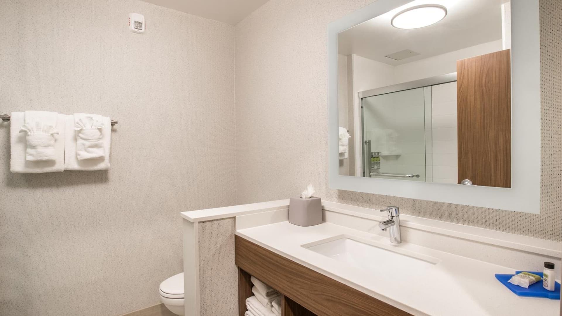 Holiday Inn Express & Suites Racine by IHG gallery photo in Racine, WI — image 20