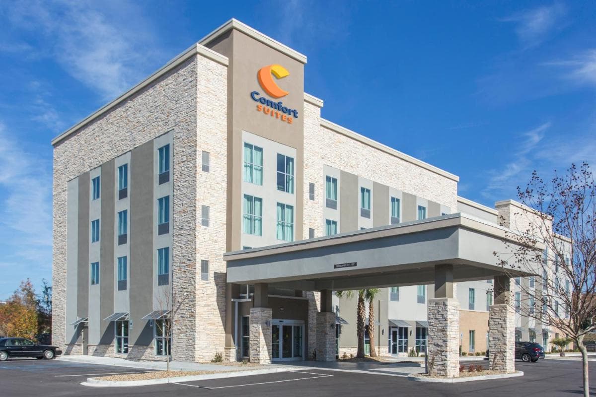 Comfort Suites North Charleston - Ashley Phosphate interior in Charleston, SC — gallery photo 2
