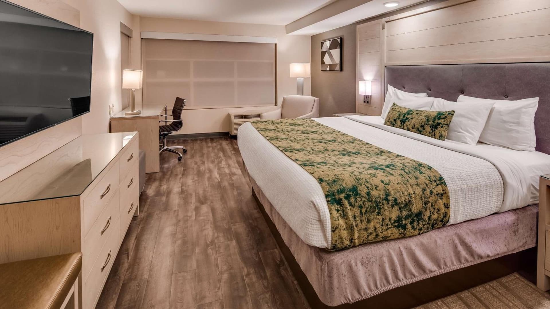 City Express by Marriott Pooler Savannah Airport interior in Savannah, GA — gallery photo 2