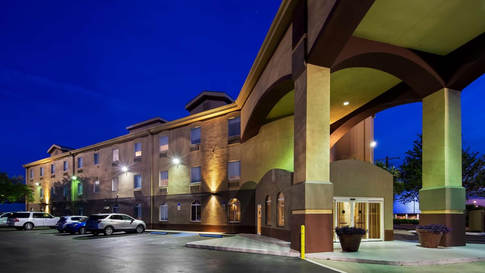 Best Western Tampa property views in Tampa, FL — gallery photo 3