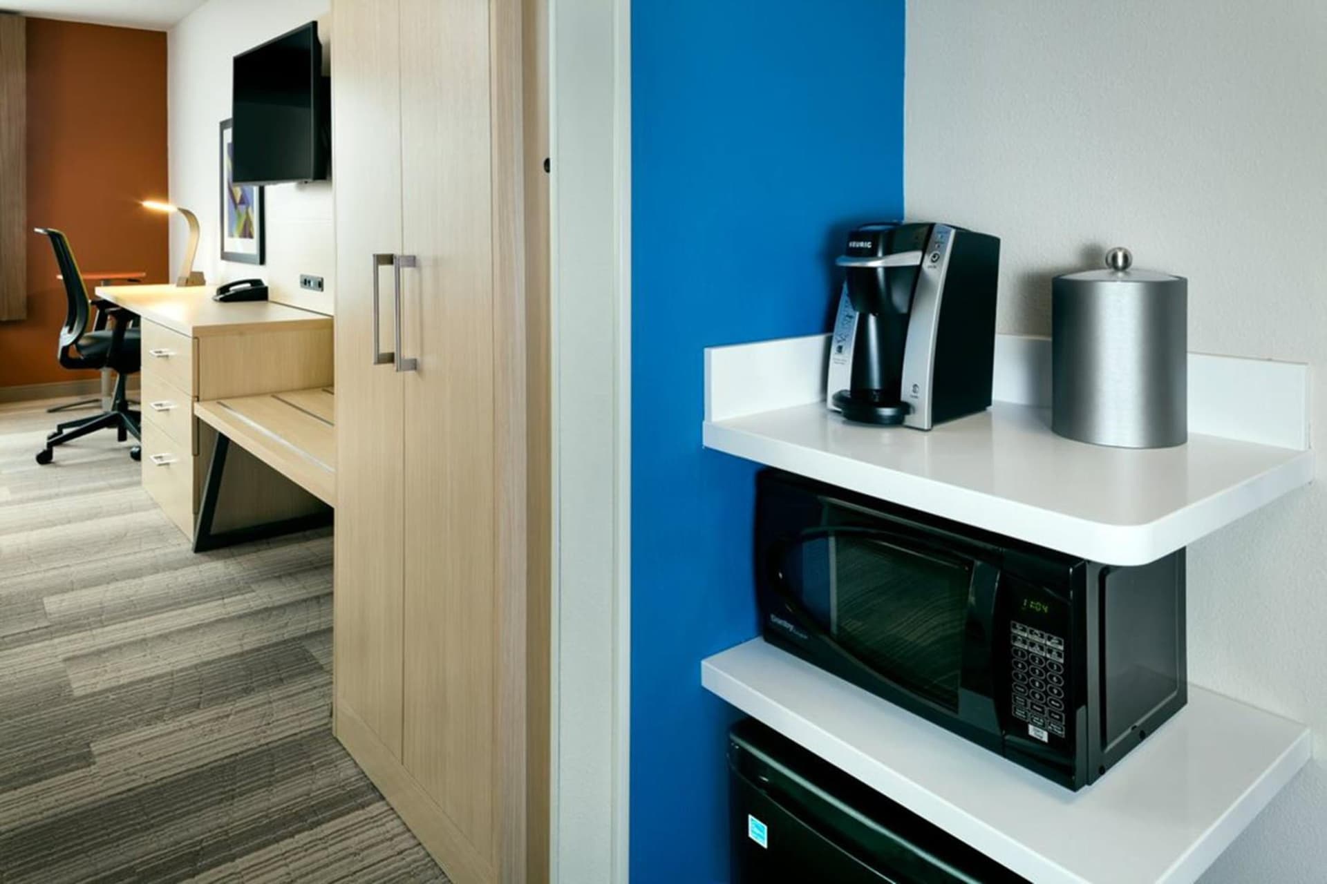 Holiday Inn Express & Suites - Medford by IHG gallery photo in Medford, OR — image 40