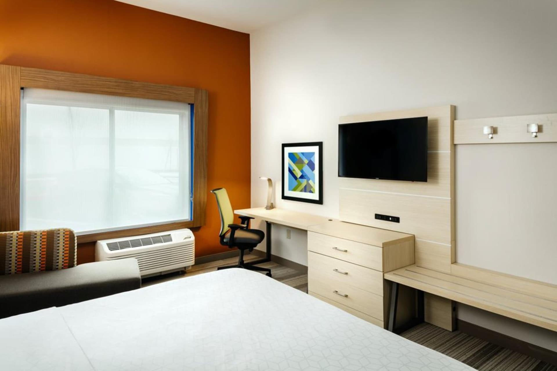 Holiday Inn Express & Suites - Medford by IHG gallery photo in Medford, OR — image 20