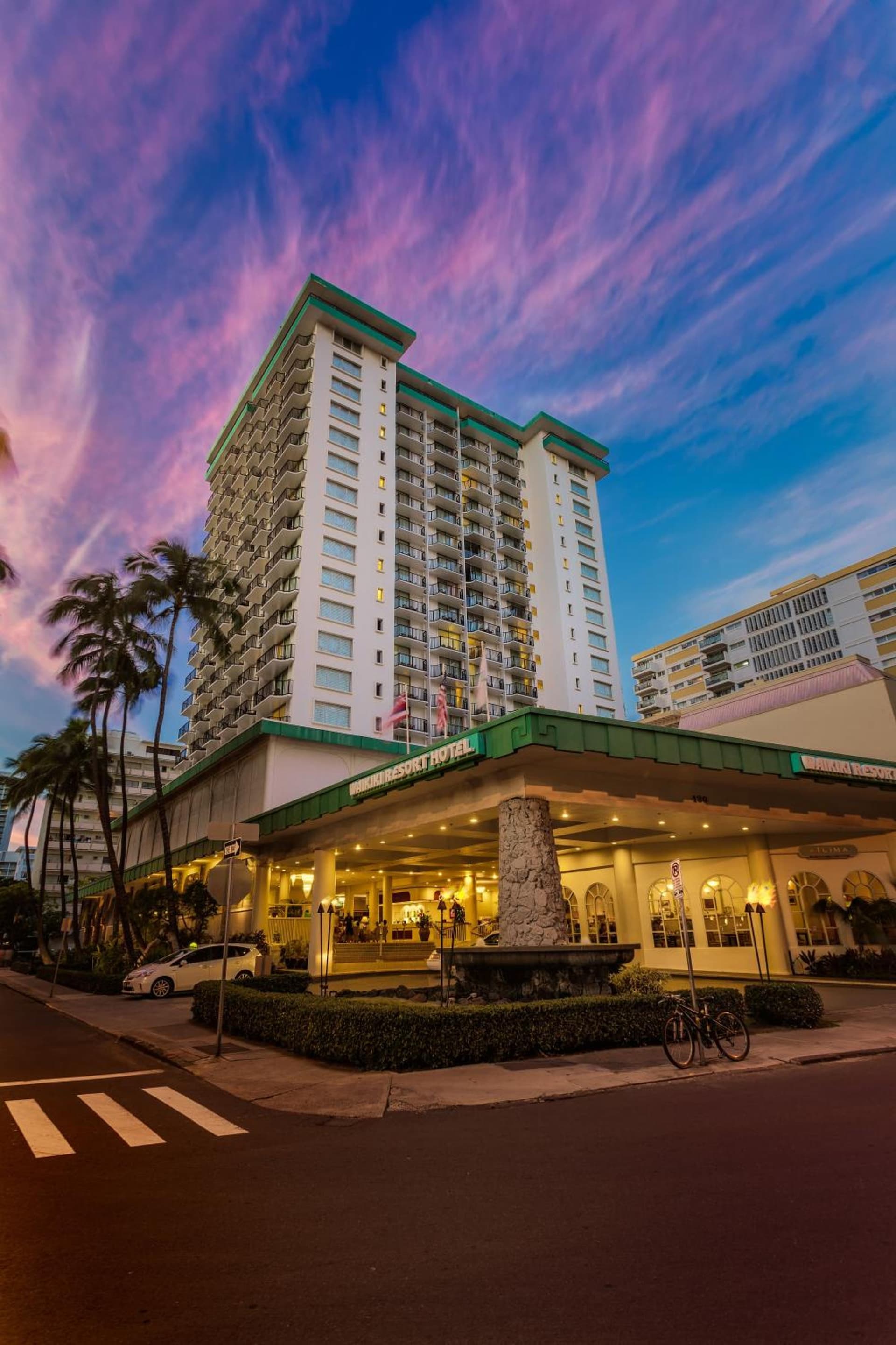 Waikiki Resort Hotel gallery photo in Honolulu, HI — image 46