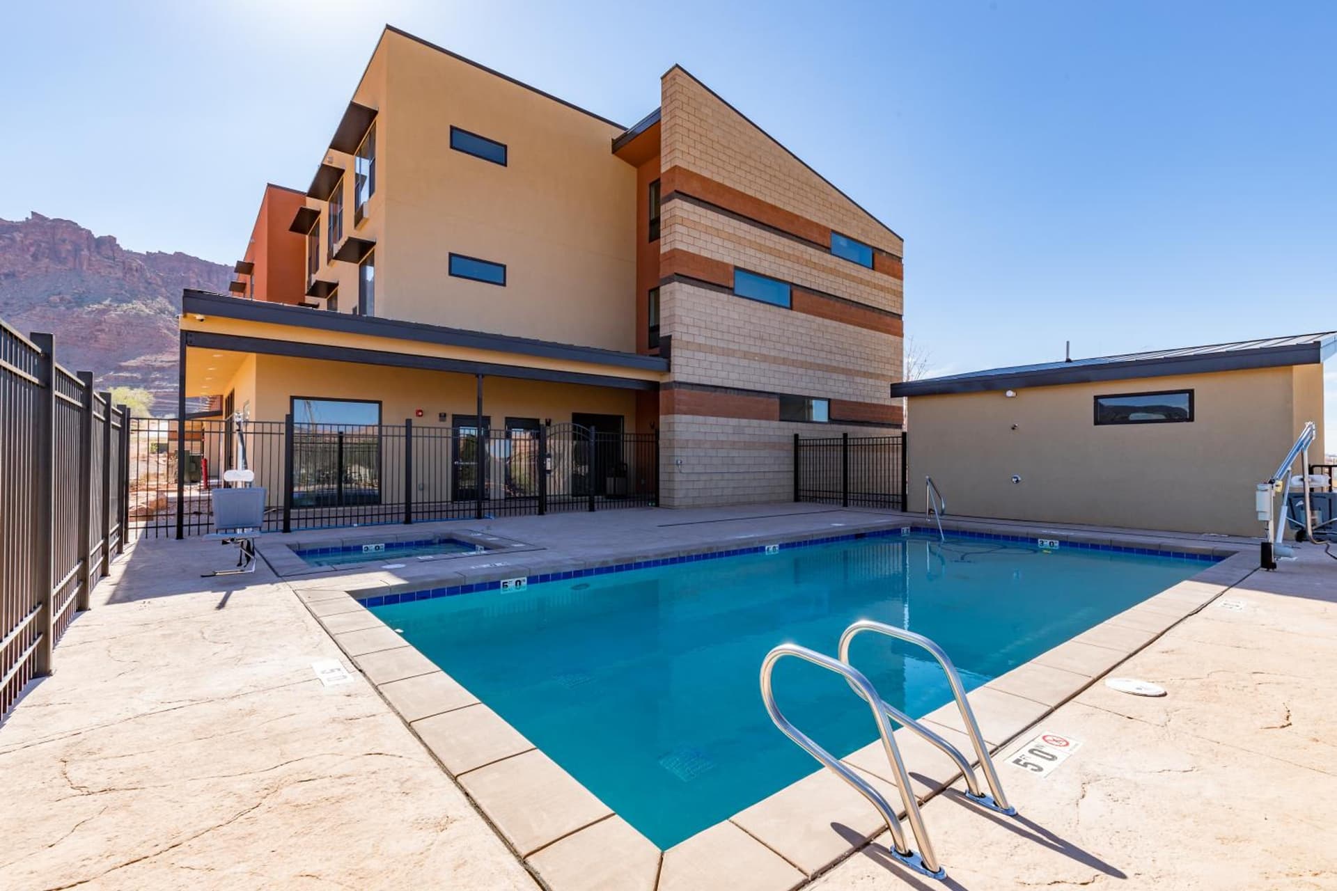 Scenic View Inn & Suites Moab property views in Moab, UT — gallery photo 3