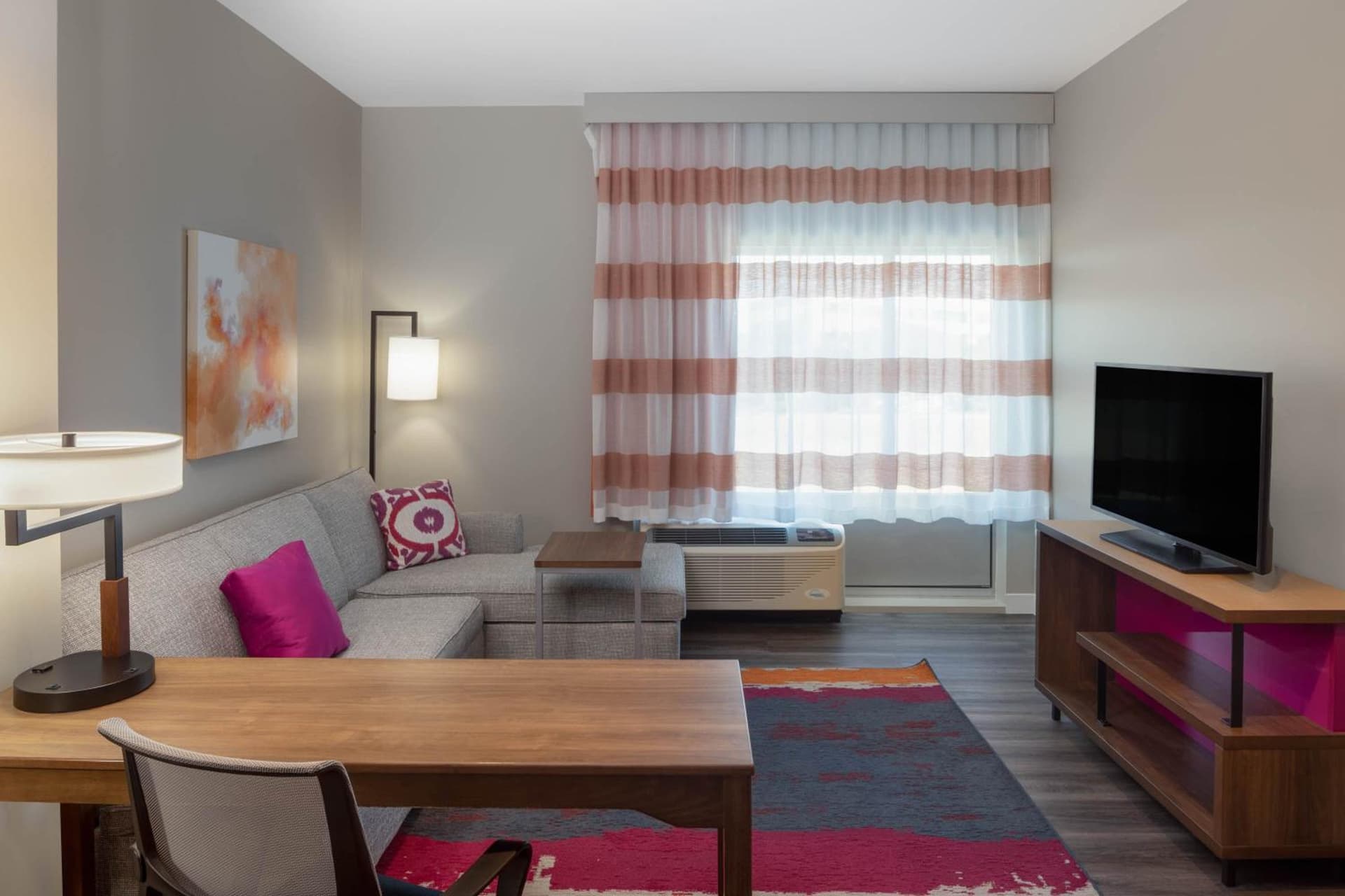 La Quinta by Wyndham Greensboro Airport High Point gallery photo in Greensboro, NC — image 9