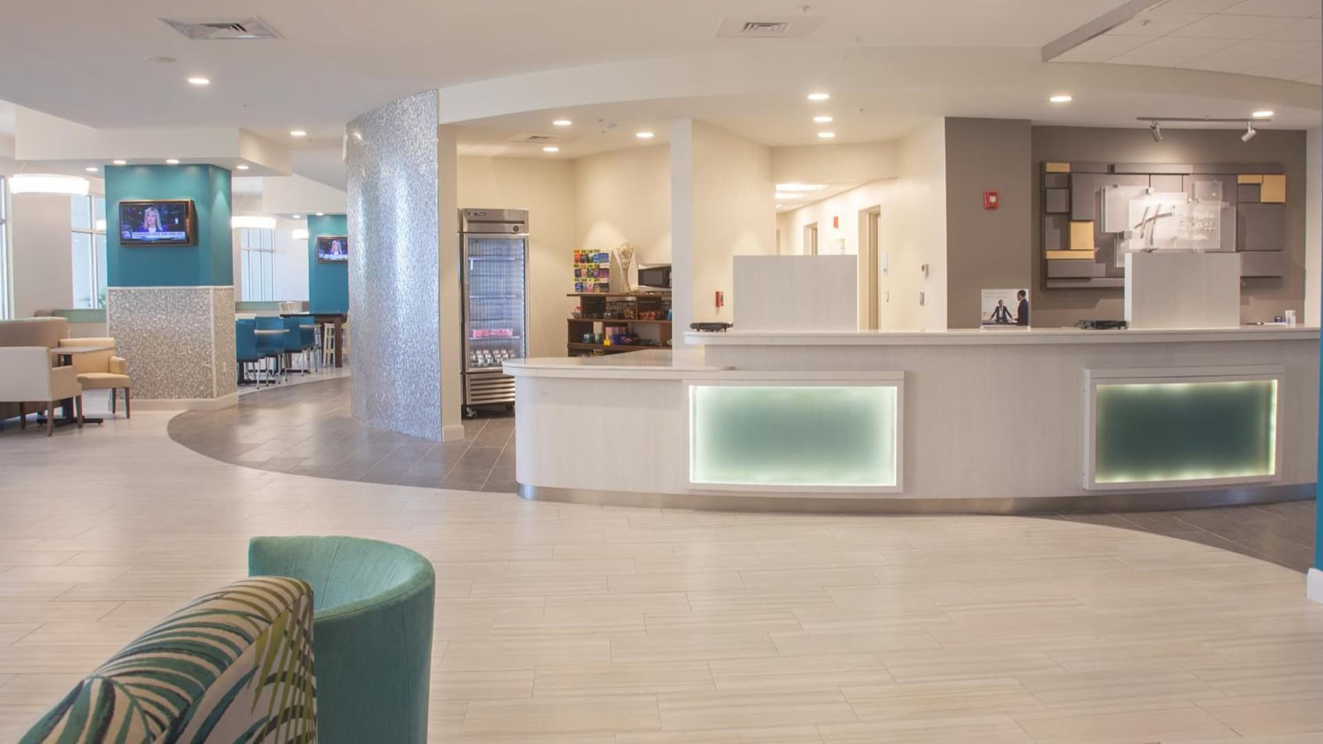 Holiday Inn Express & Suites Panama City Beach - Beachfront by IHG gallery photo in Panama City Beach, FL — image 17
