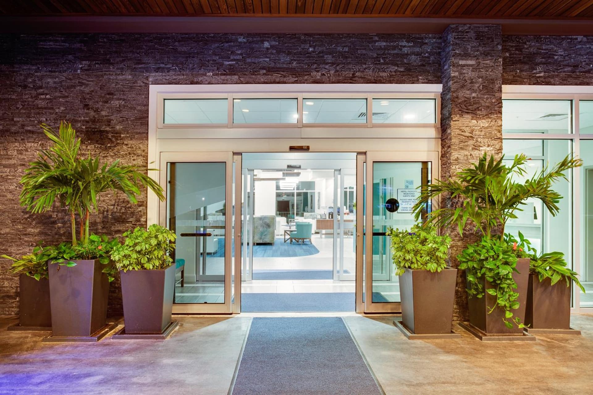 Holiday Inn Express & Suites Panama City Beach - Beachfront by IHG gallery photo in Panama City Beach, FL — image 14