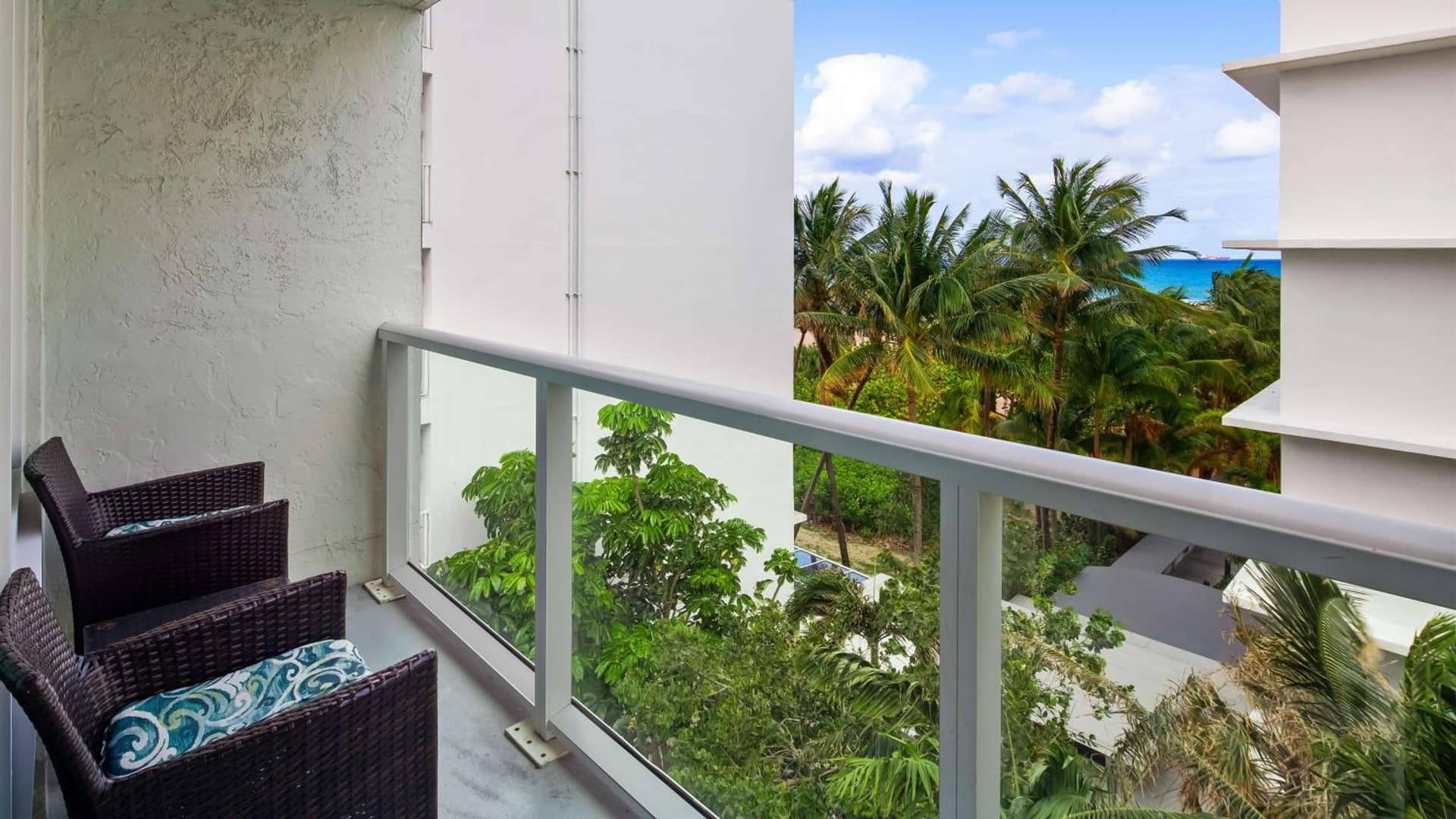 Best Western Plus Oceanside Inn gallery photo in Fort Lauderdale, FL — image 23