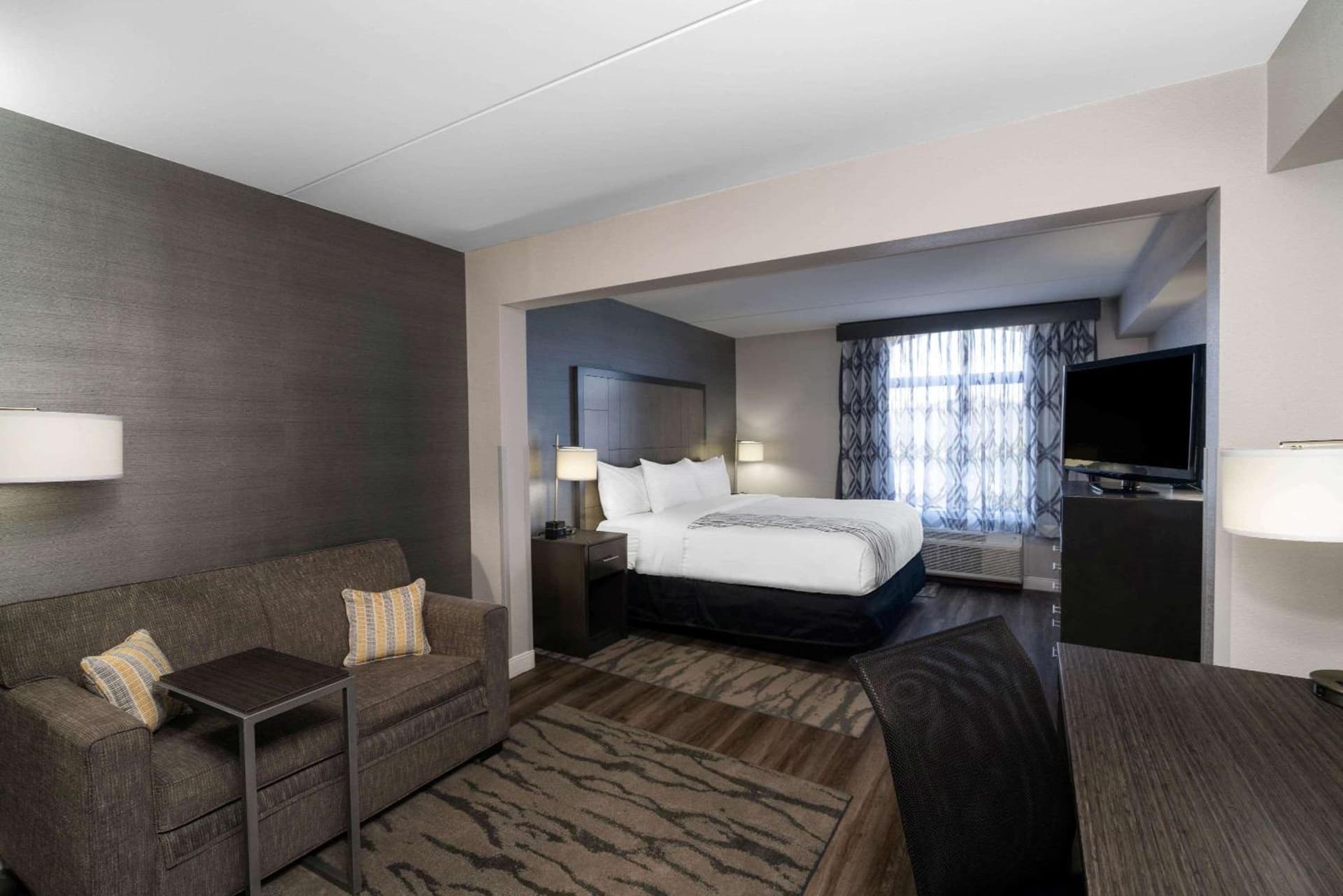 La Quinta by Wyndham Raleigh Downtown North gallery photo in Raleigh, NC — image 30