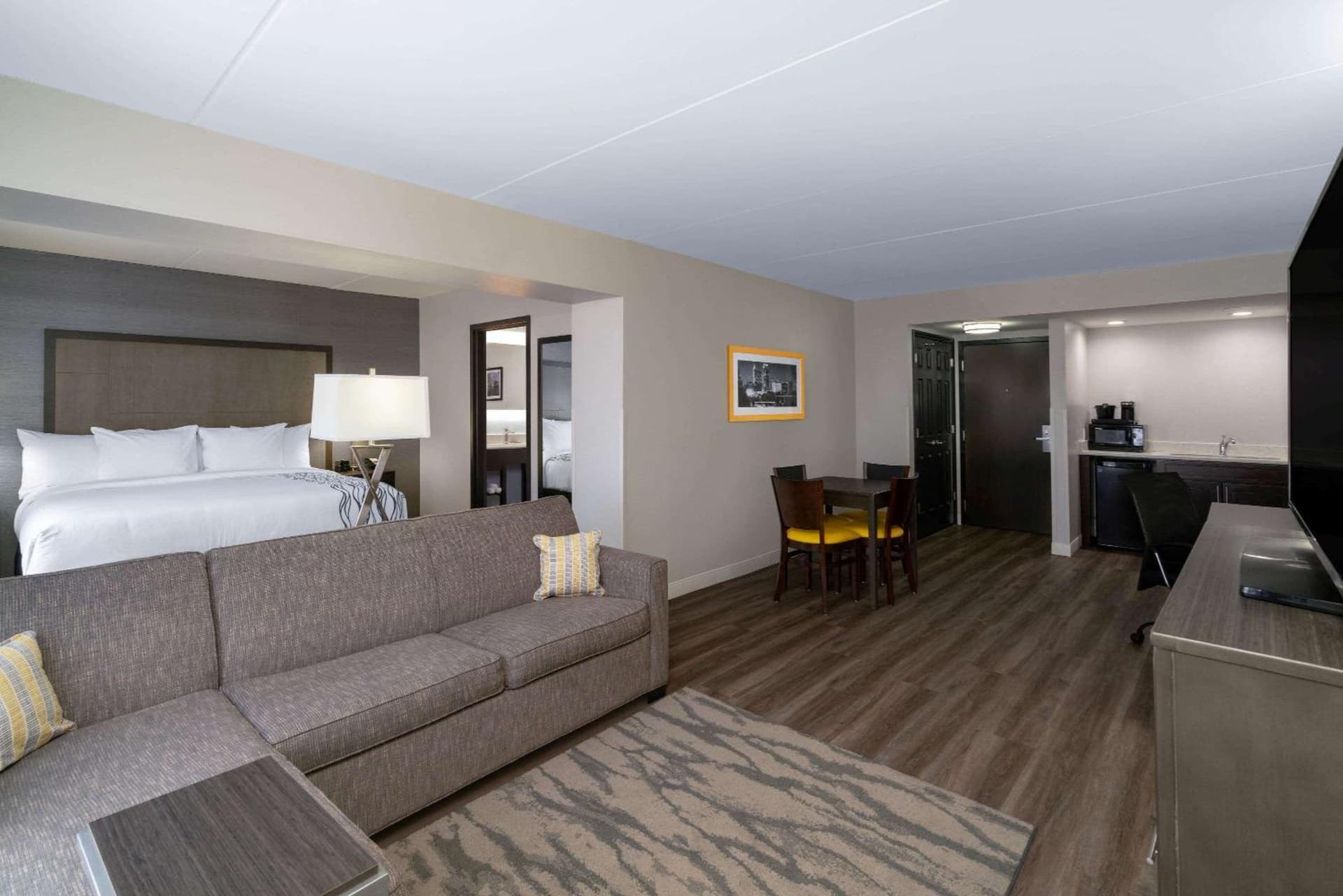 La Quinta by Wyndham Raleigh Downtown North gallery photo in Raleigh, NC — image 24