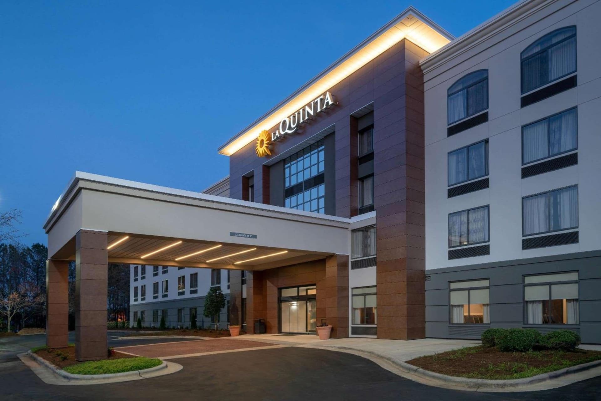 La Quinta by Wyndham Raleigh Downtown North interior in Raleigh, NC — gallery photo 2