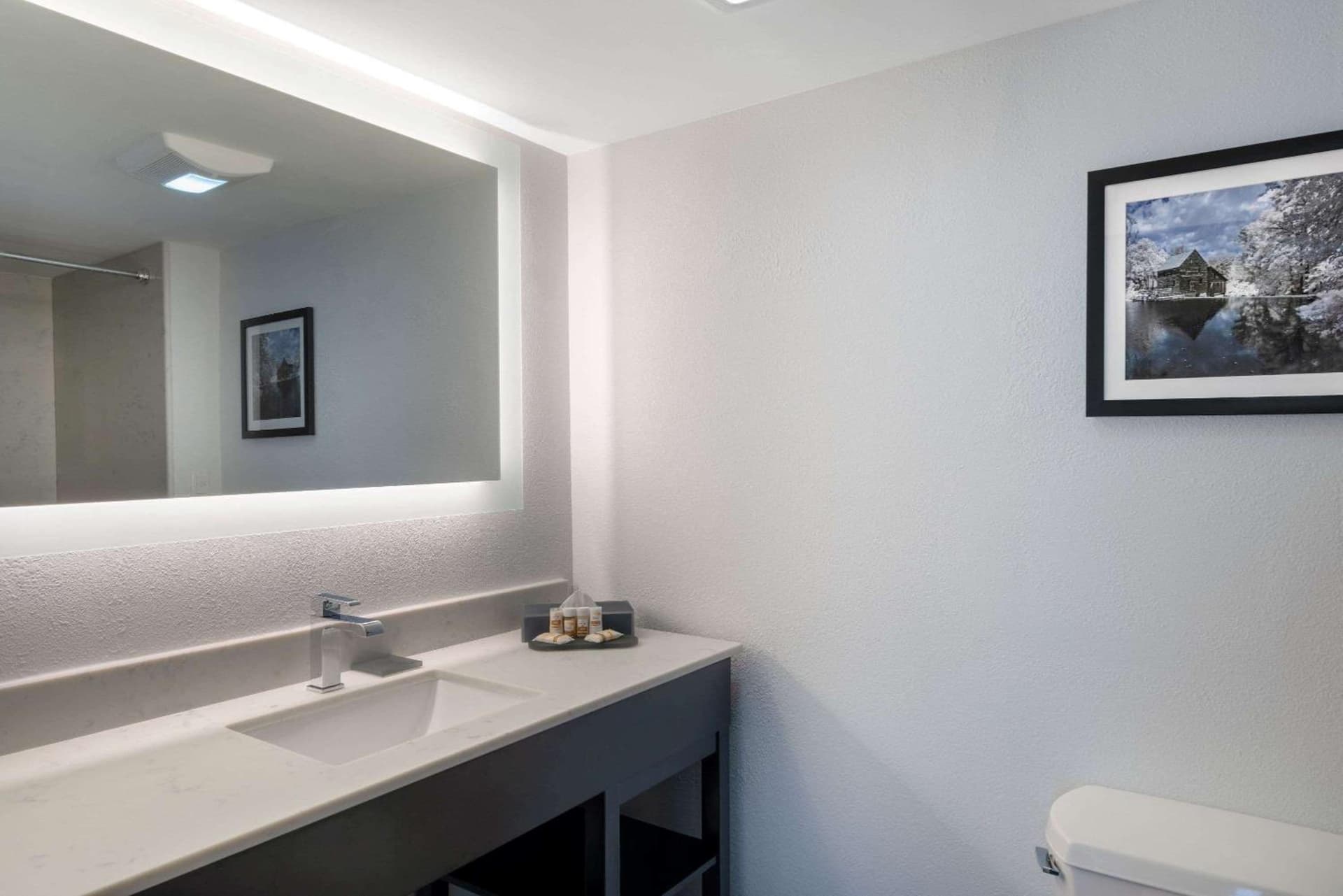 La Quinta by Wyndham Raleigh Downtown North gallery photo in Raleigh, NC — image 34