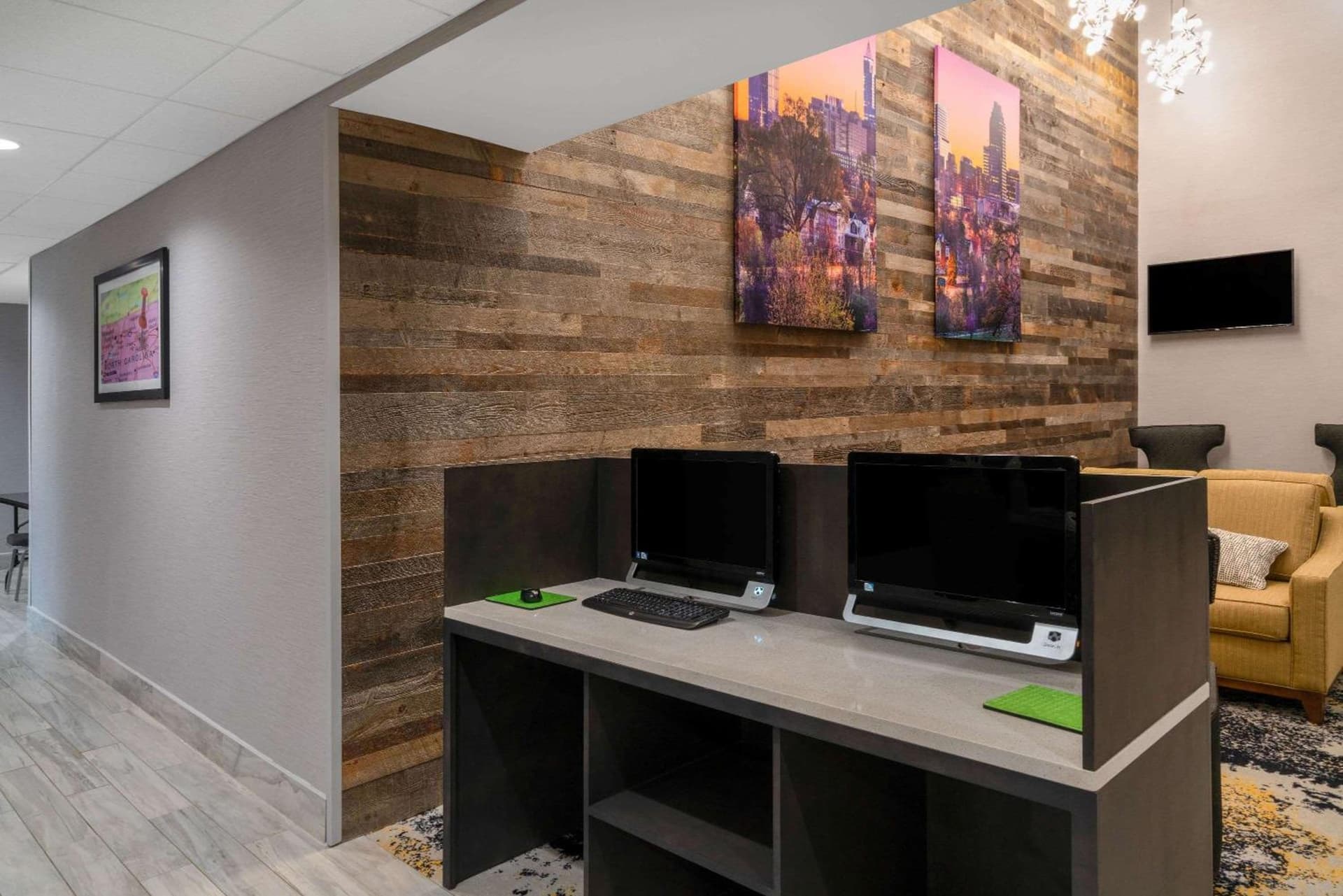La Quinta by Wyndham Raleigh Downtown North gallery photo in Raleigh, NC — image 9
