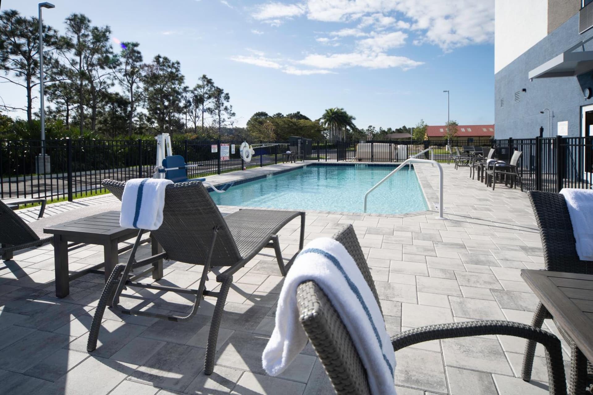 Holiday Inn Express & Suites - Fort Myers Airport by IHG gallery photo in Fort Myers, FL — image 13