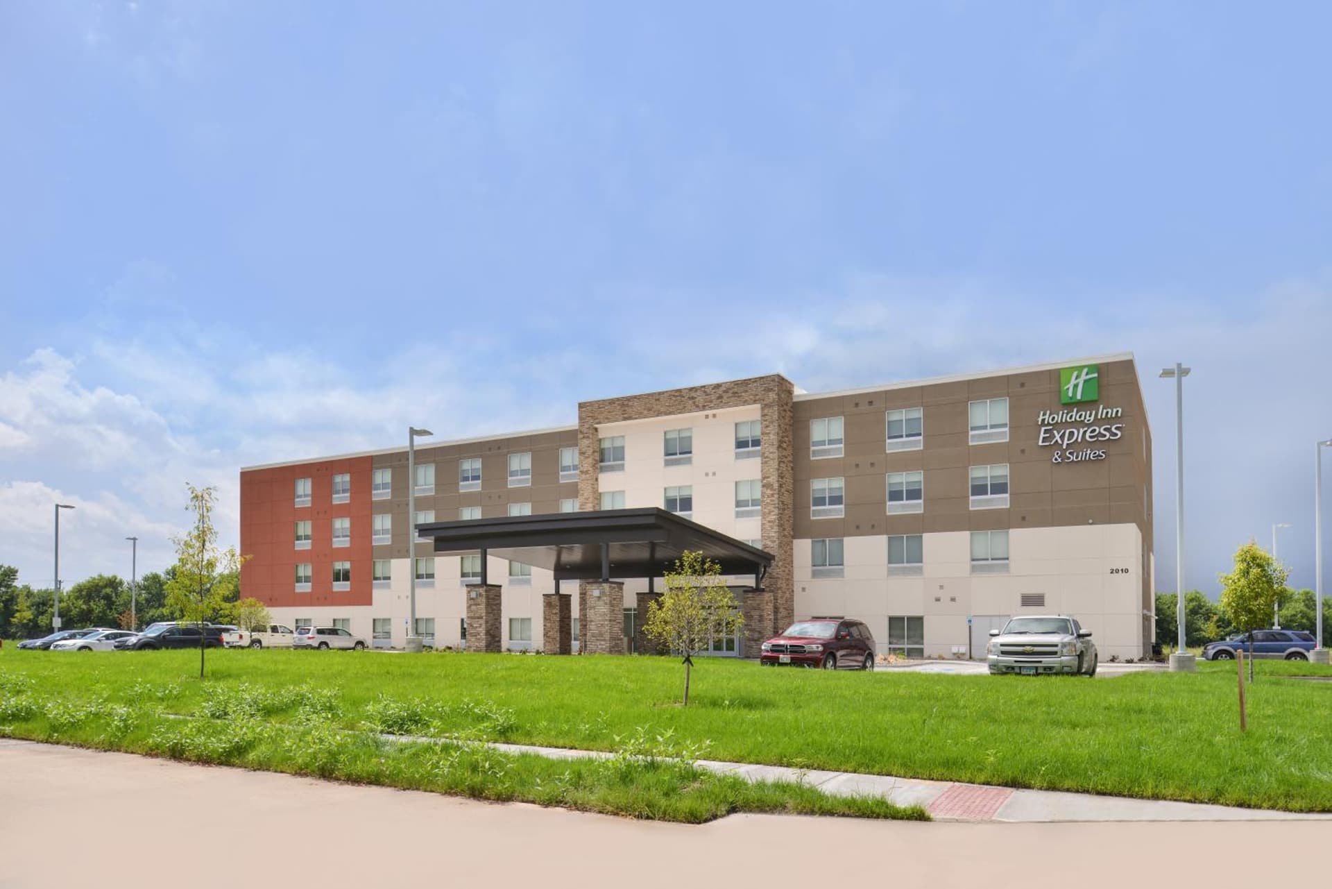 Holiday Inn Express & Suites Omaha Airport by IHG featured exterior or lobby in Carter Lake, IA — similar hotel