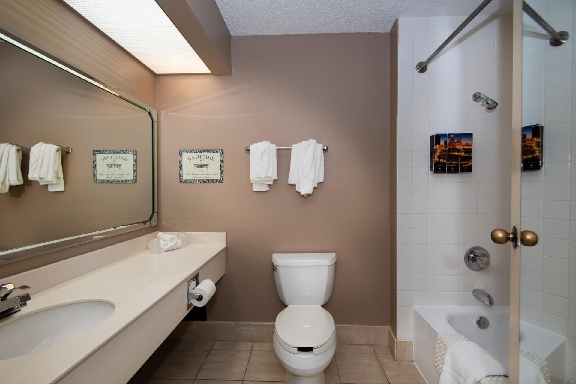 Guest Inn & Suites - Midtown Medical Center gallery photo in Little Rock, AR — image 16