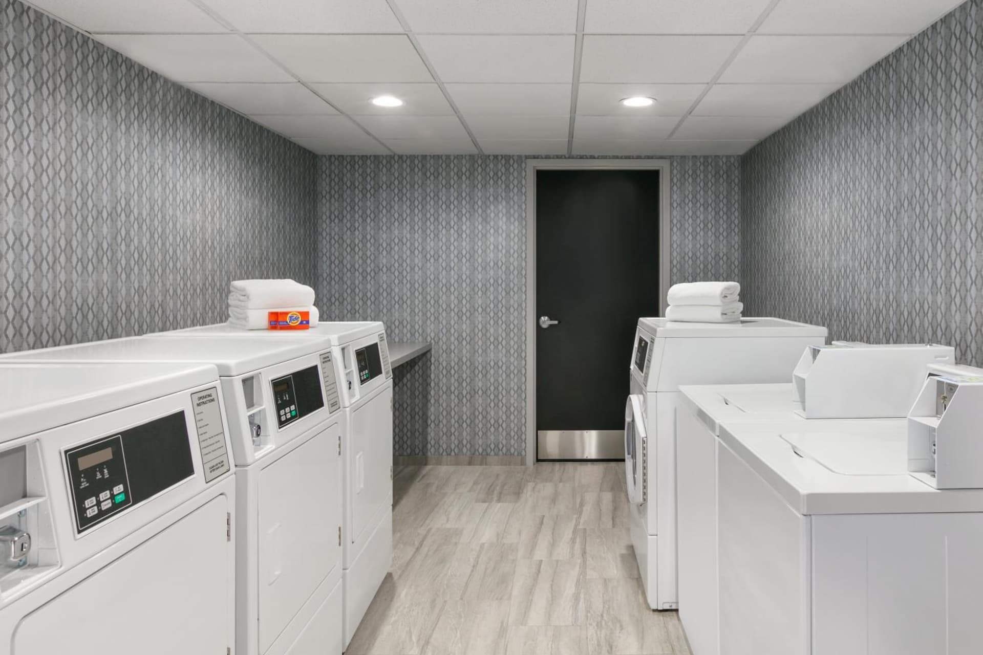 Holiday Inn Express Hotel & Suites Norfolk Airport by IHG gallery photo in Norfolk, VA — image 39