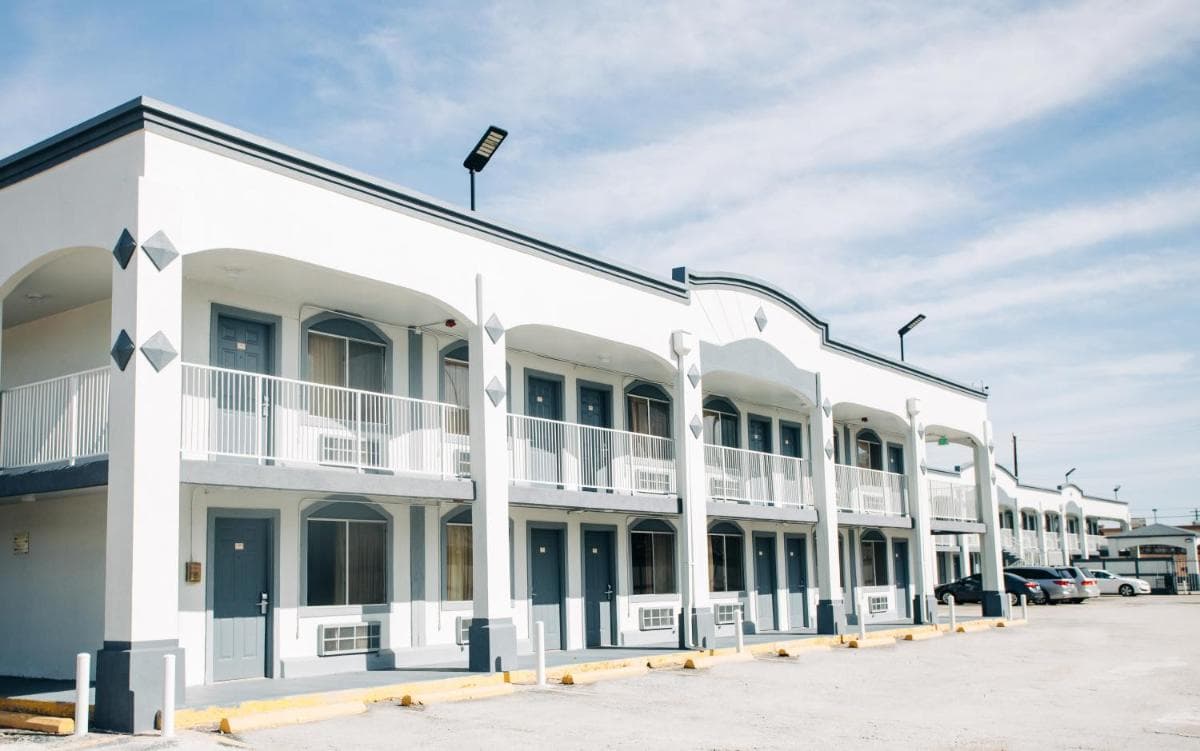 Space City Inn interior in Houston, TX — gallery photo 2