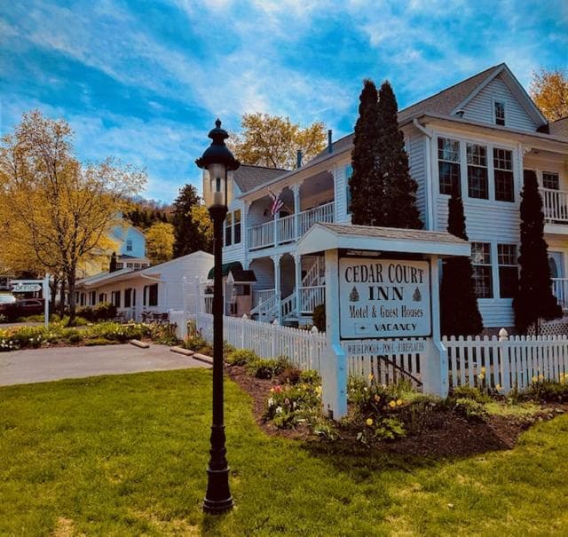 Cedar Court Inn featured exterior or lobby in Fish Creek — similar hotel