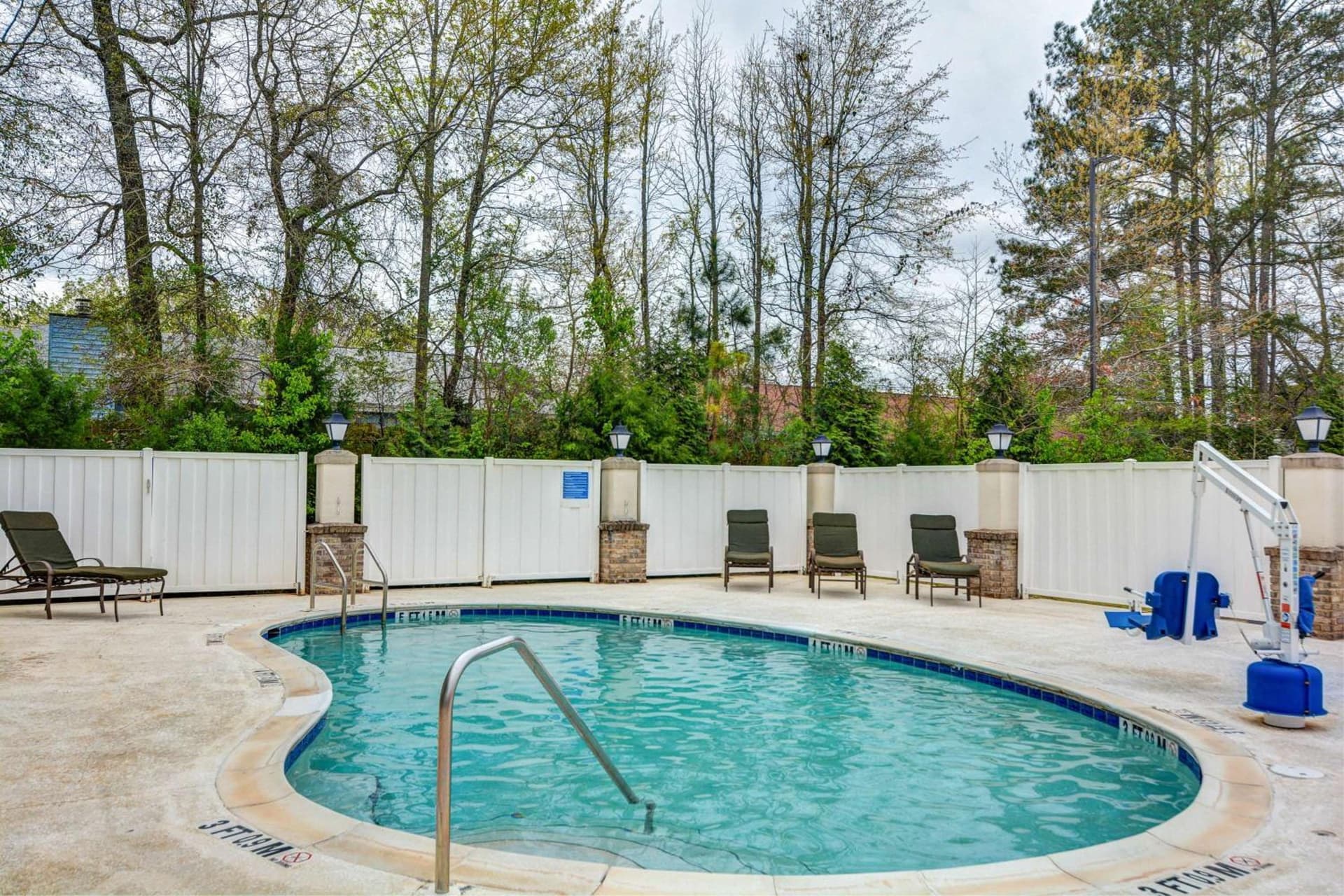 Studio 6-Opelika, AL - Auburn Al interior in Opelika, AL — gallery photo 2