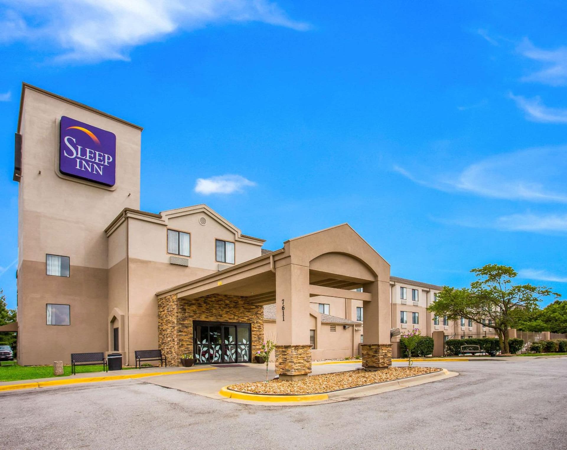 Quality Inn Kansas City International Airport property views in Kansas City, KS — gallery photo 3