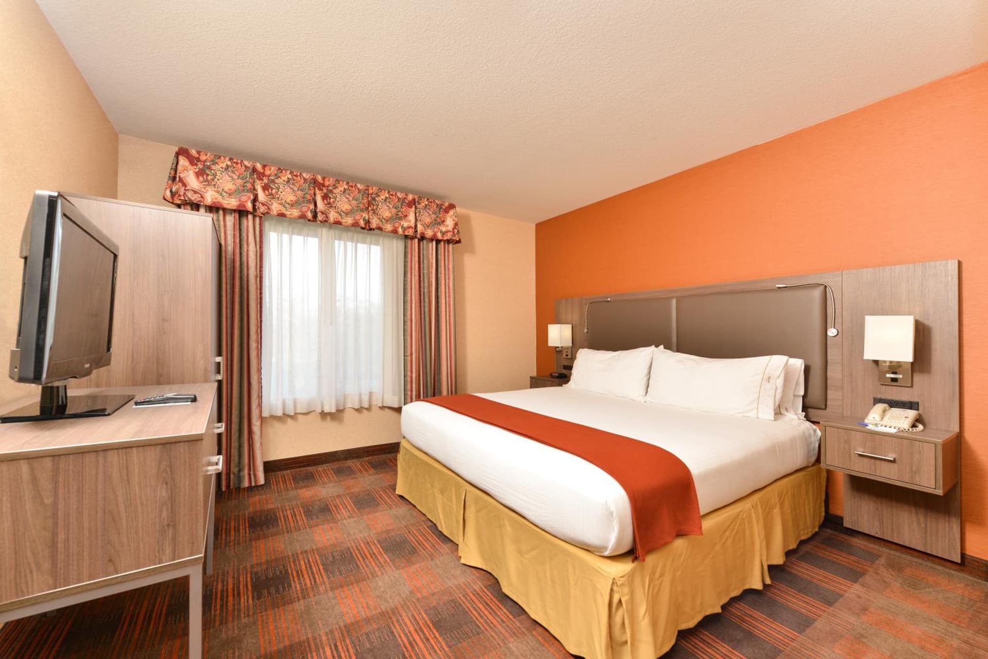 HOLIDAY INN EXPRESS & SUITES ELK GROVE CENTRAL - HWY 99 by IHG property views in Elk Grove, CA — gallery photo 3