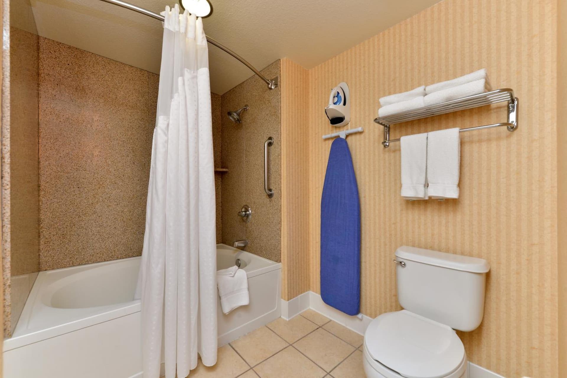 HOLIDAY INN EXPRESS & SUITES ELK GROVE CENTRAL - HWY 99 by IHG gallery photo in Elk Grove, CA — image 31