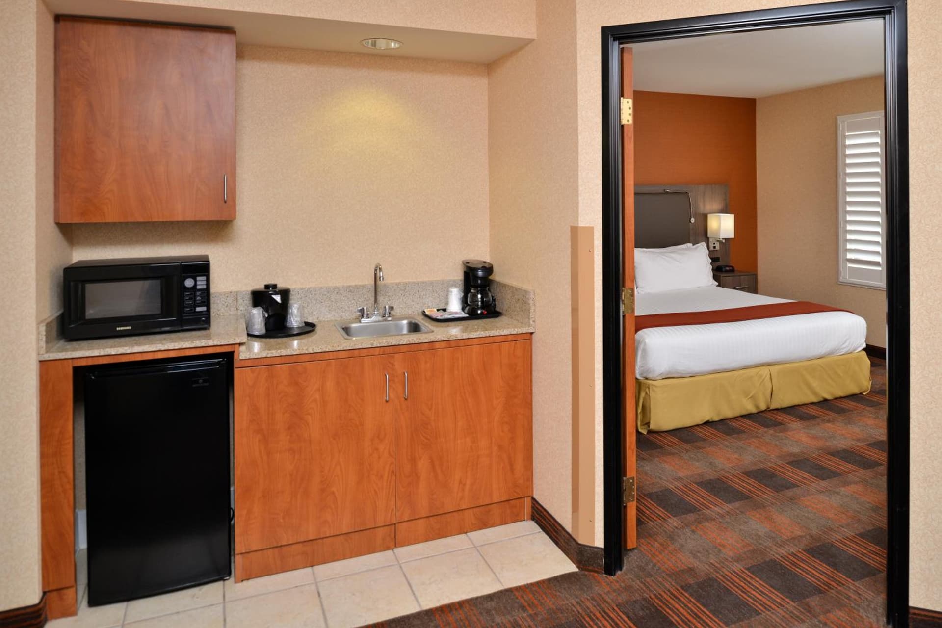 HOLIDAY INN EXPRESS & SUITES ELK GROVE CENTRAL - HWY 99 by IHG gallery photo in Elk Grove, CA — image 32