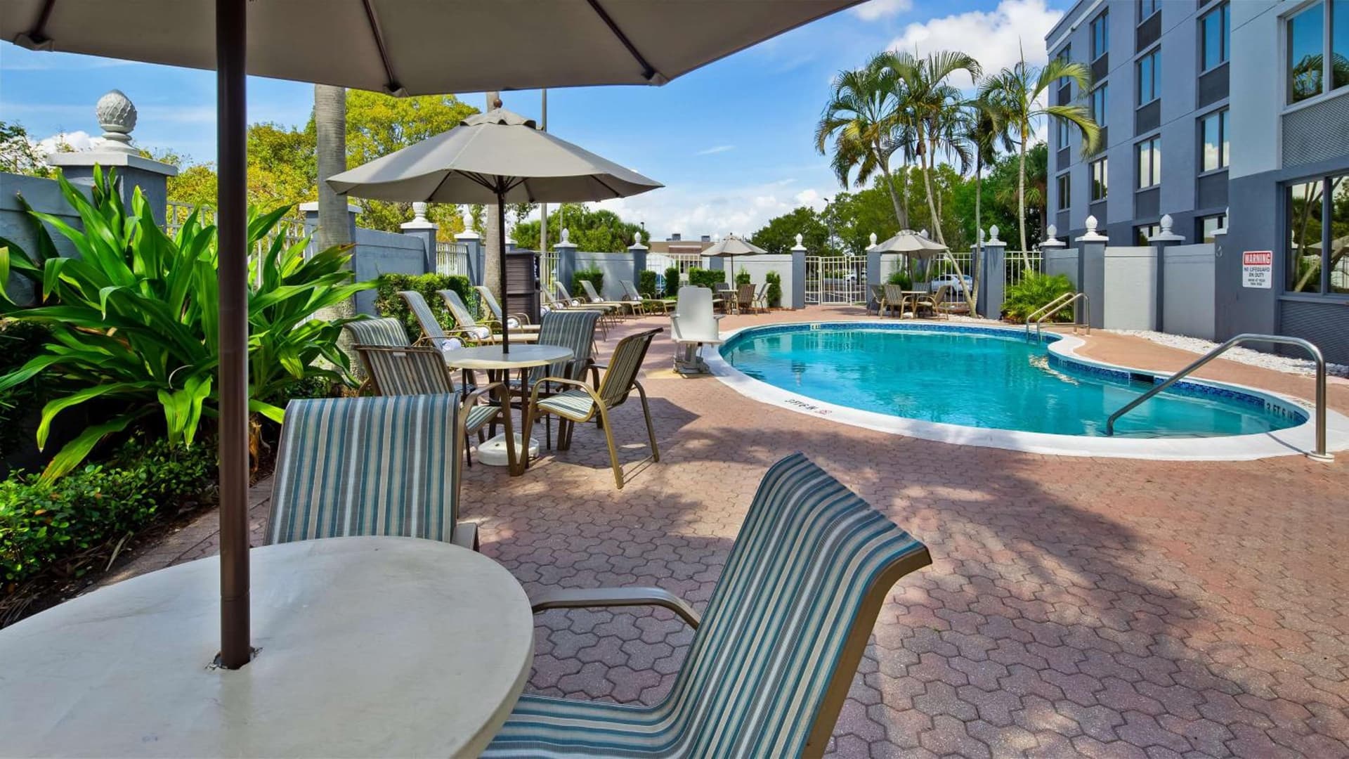 Best Western Fort Myers Inn and Suites interior in Fort Myers, FL — gallery photo 2