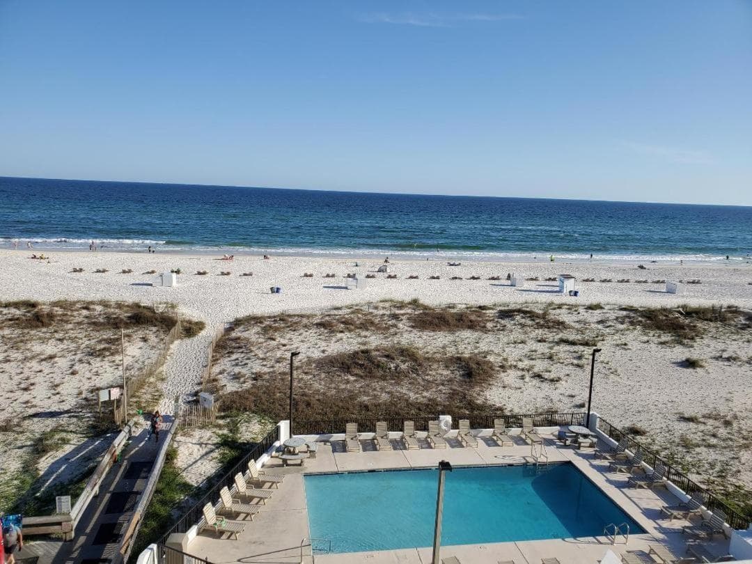 Island Winds East interior in Gulf Shores, AL — gallery photo 2
