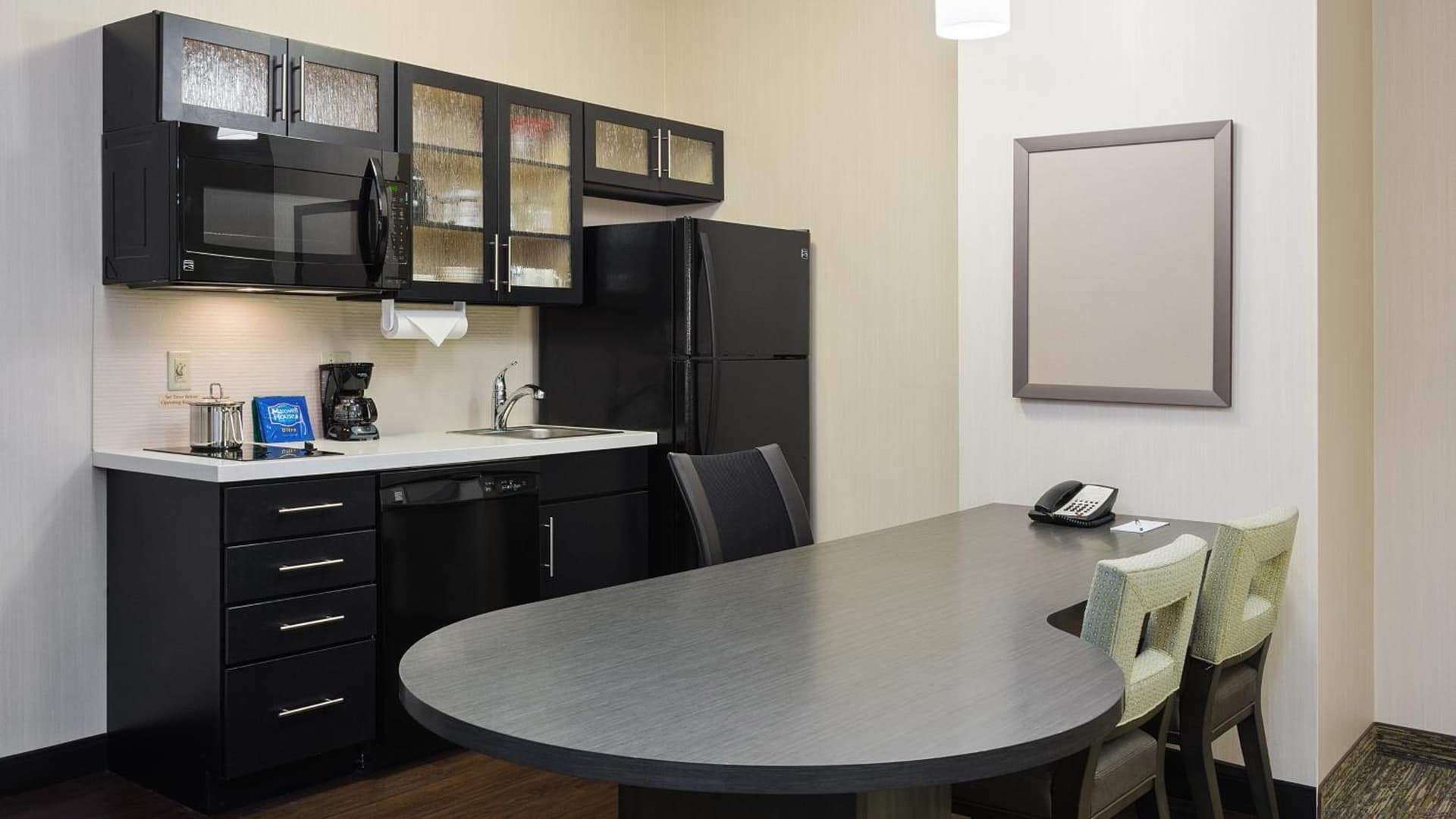 Candlewood Suites Grove City - Outlet Center by IHG interior in Grove City, PA — gallery photo 2