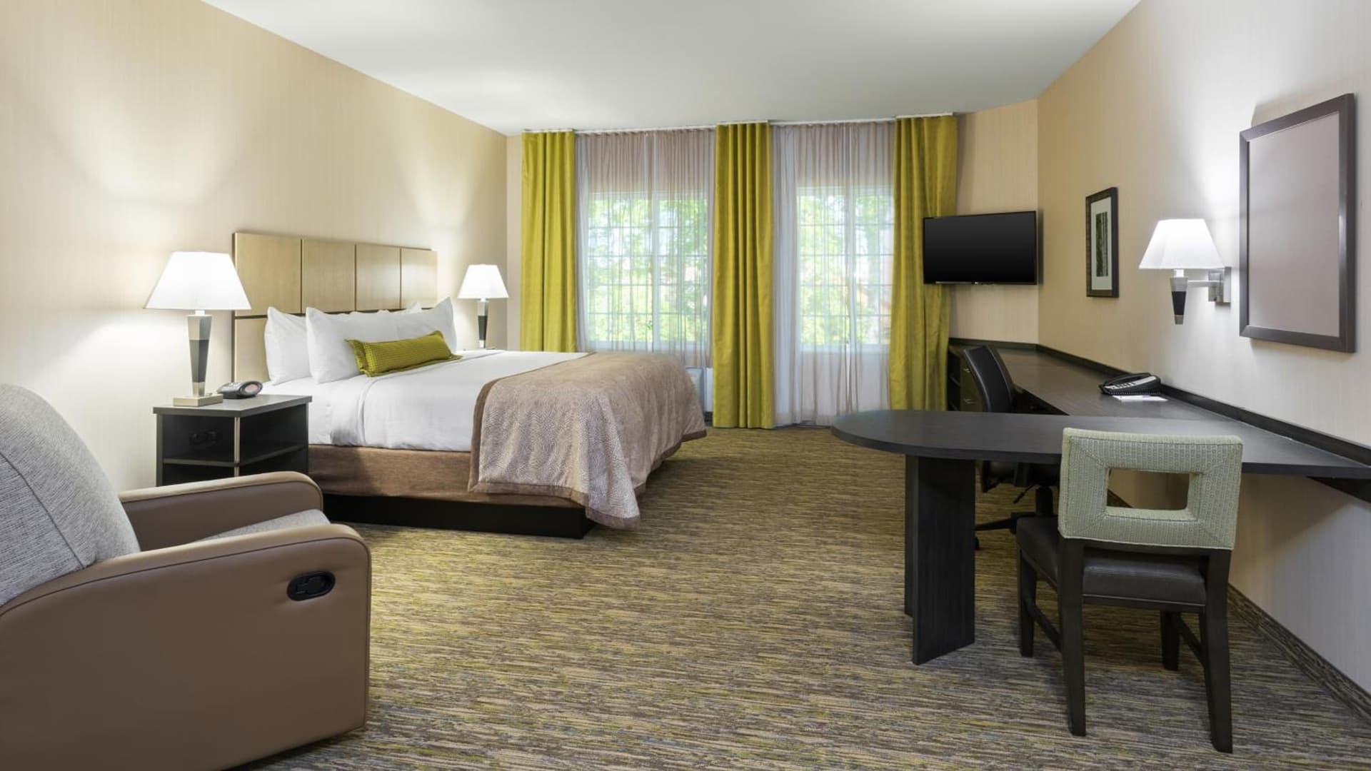 Candlewood Suites Grove City - Outlet Center by IHG property views in Grove City, PA — gallery photo 3