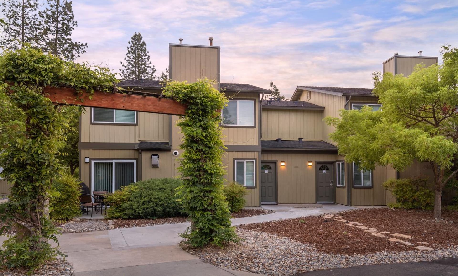 WorldMark Bass Lake featured exterior or lobby in Bass Lake, CA — similar hotel
