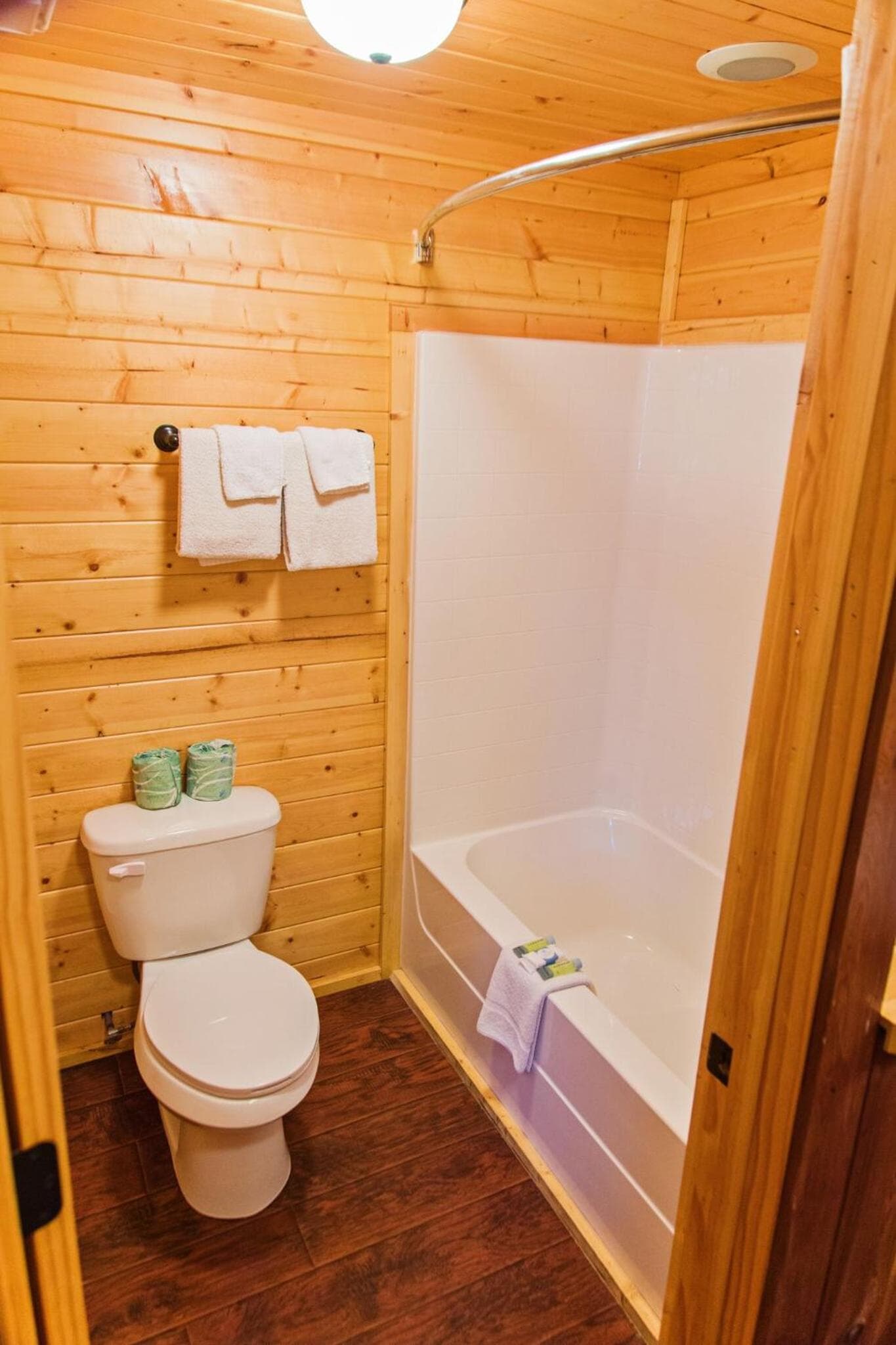 Lone Star Lodge property views in Big Lake, TX — gallery photo 3