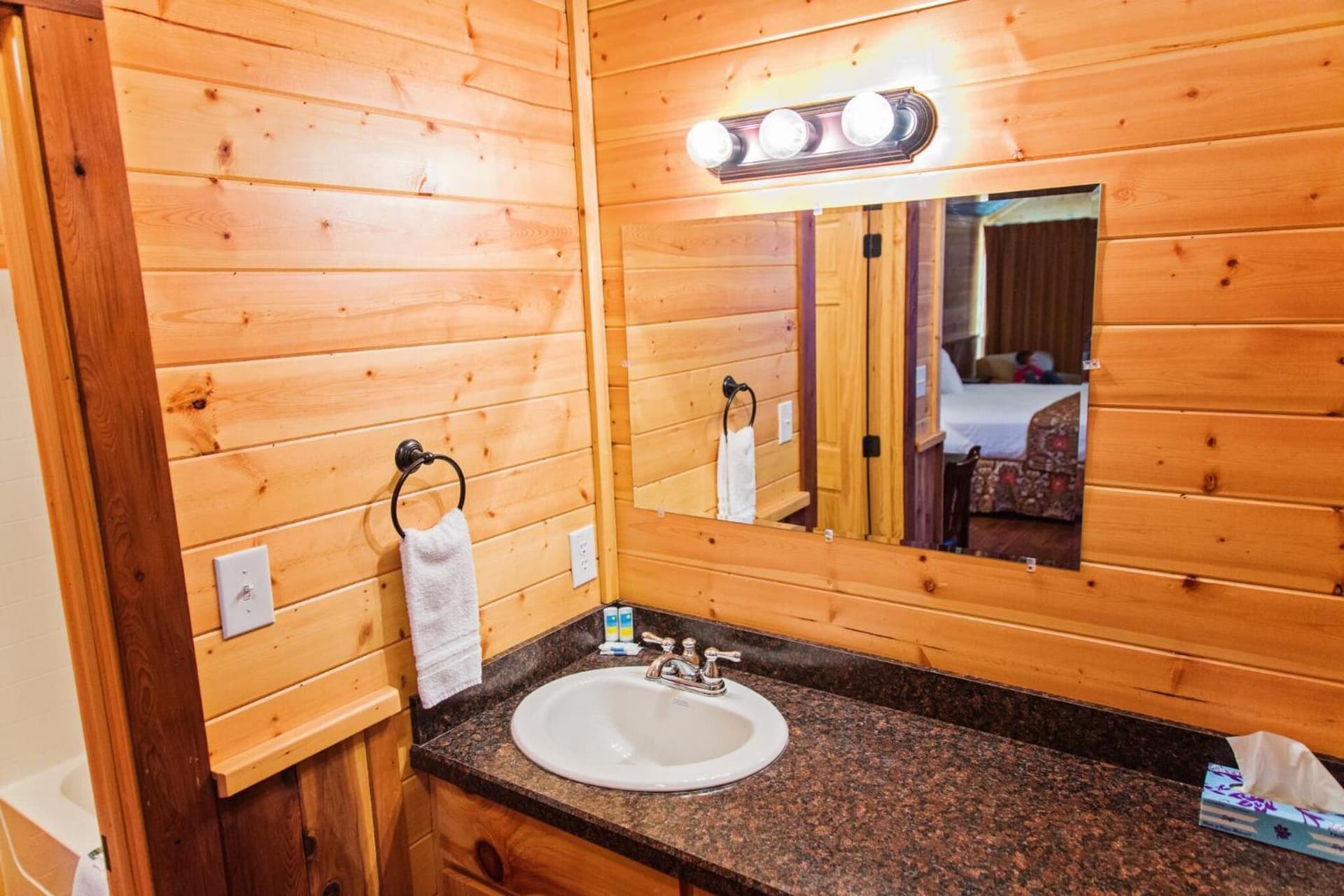 Lone Star Lodge interior in Big Lake, TX — gallery photo 2