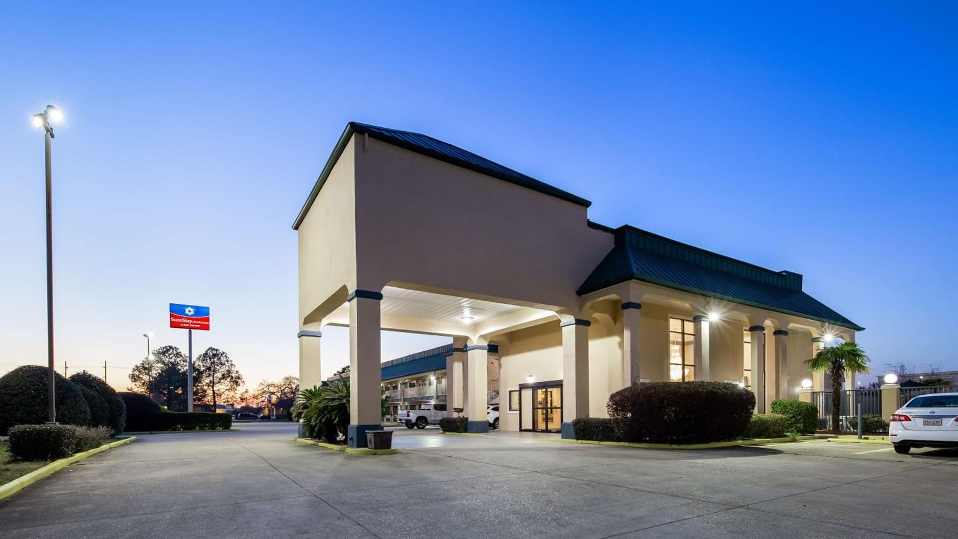 SureStay Plus Hotel by Best Western Hammond featured exterior or lobby in Hammond, LA — similar hotel