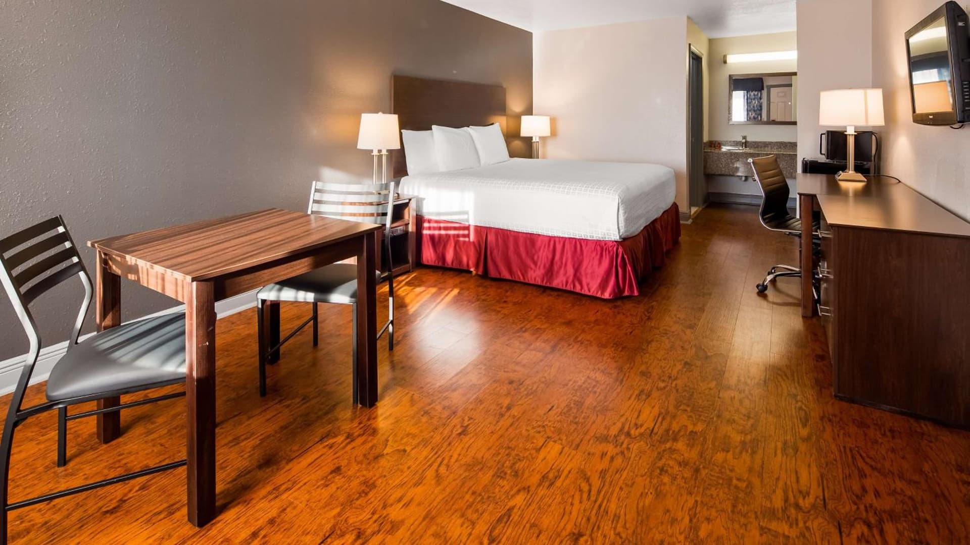 SureStay Plus Hotel by Best Western Hammond interior in Hammond, LA — gallery photo 2