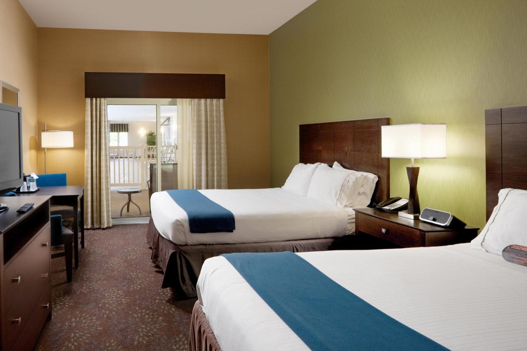 Holiday Inn Express Hotel & Suites Saginaw by IHG interior in Saginaw, MI — gallery photo 2