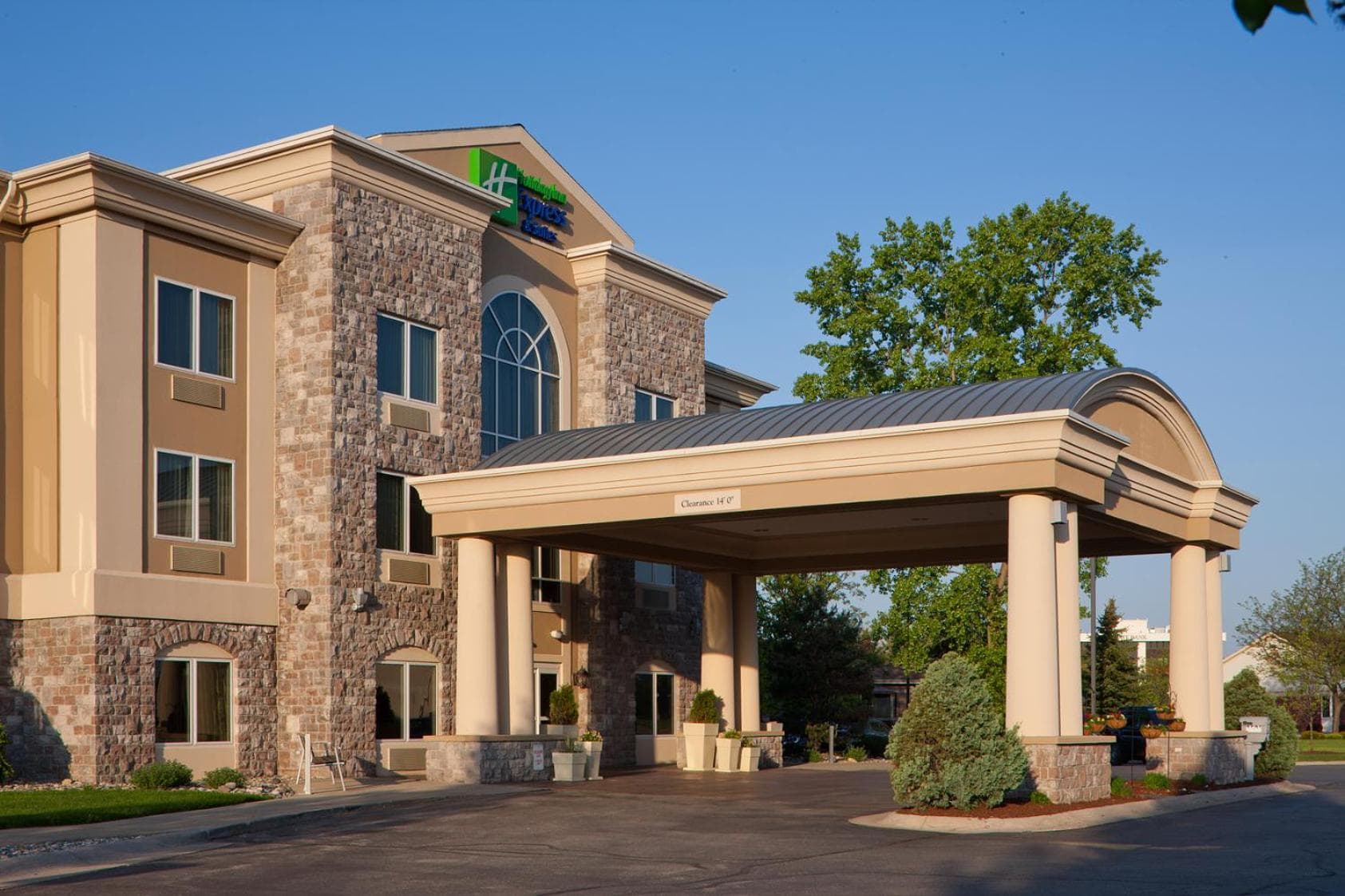 Holiday Inn Express Hotel & Suites Saginaw by IHG gallery photo in Saginaw, MI — image 59