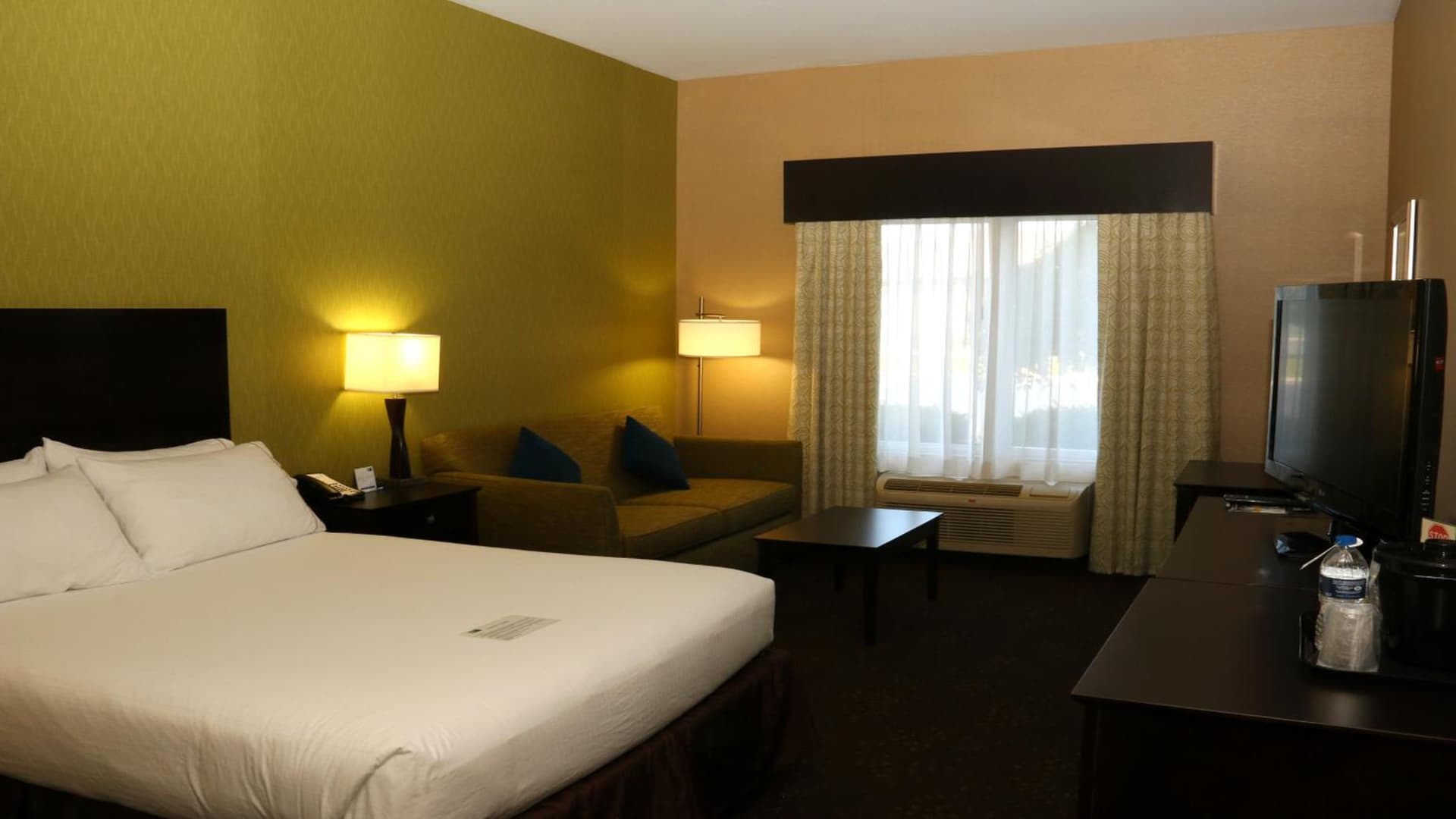 Holiday Inn Express Hotel & Suites Saginaw by IHG gallery photo in Saginaw, MI — image 55