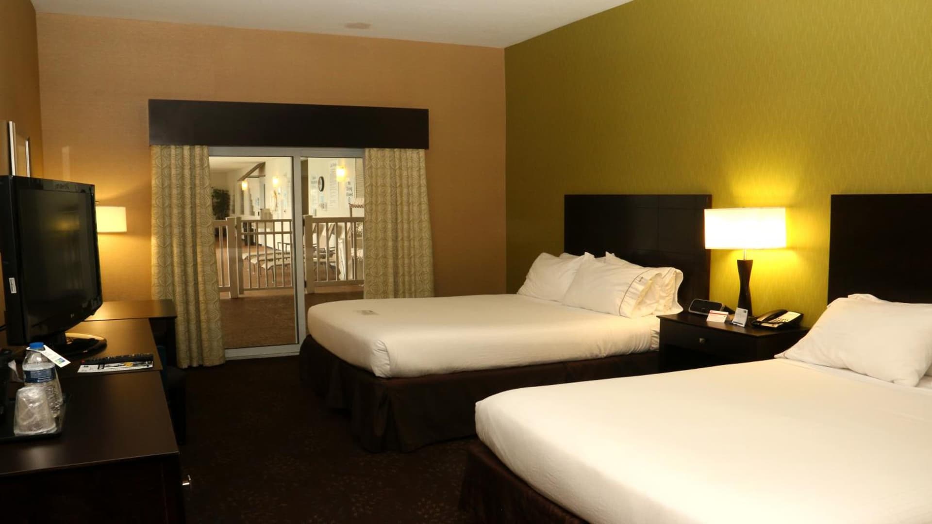 Holiday Inn Express Hotel & Suites Saginaw by IHG gallery photo in Saginaw, MI — image 33