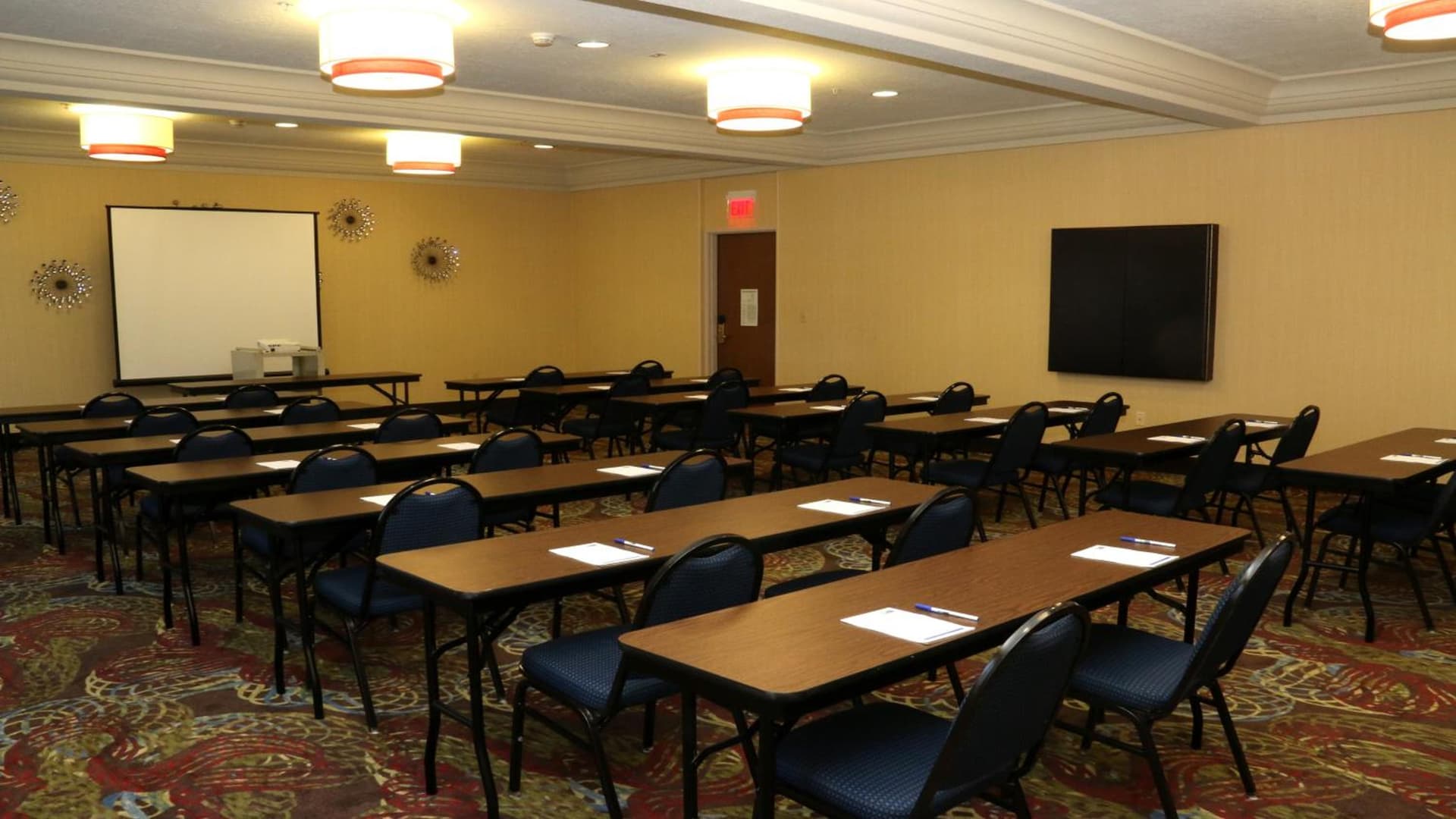 Holiday Inn Express Hotel & Suites Saginaw by IHG gallery photo in Saginaw, MI — image 12