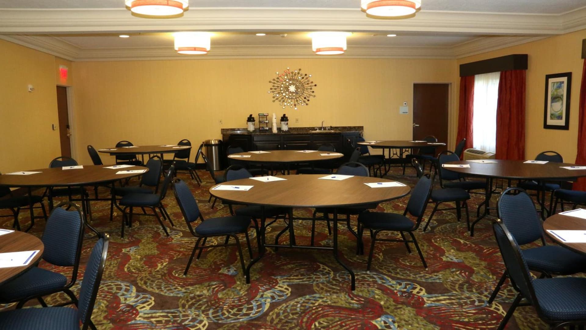 Holiday Inn Express Hotel & Suites Saginaw by IHG gallery photo in Saginaw, MI — image 69