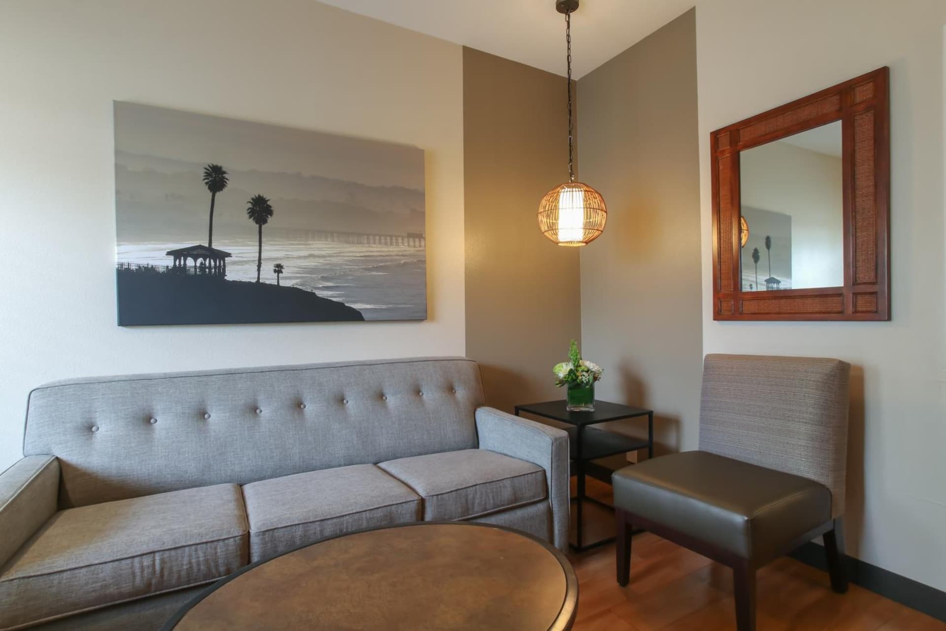 Oxford Suites Pismo Beach interior in Pismo Beach, CA — gallery photo 2