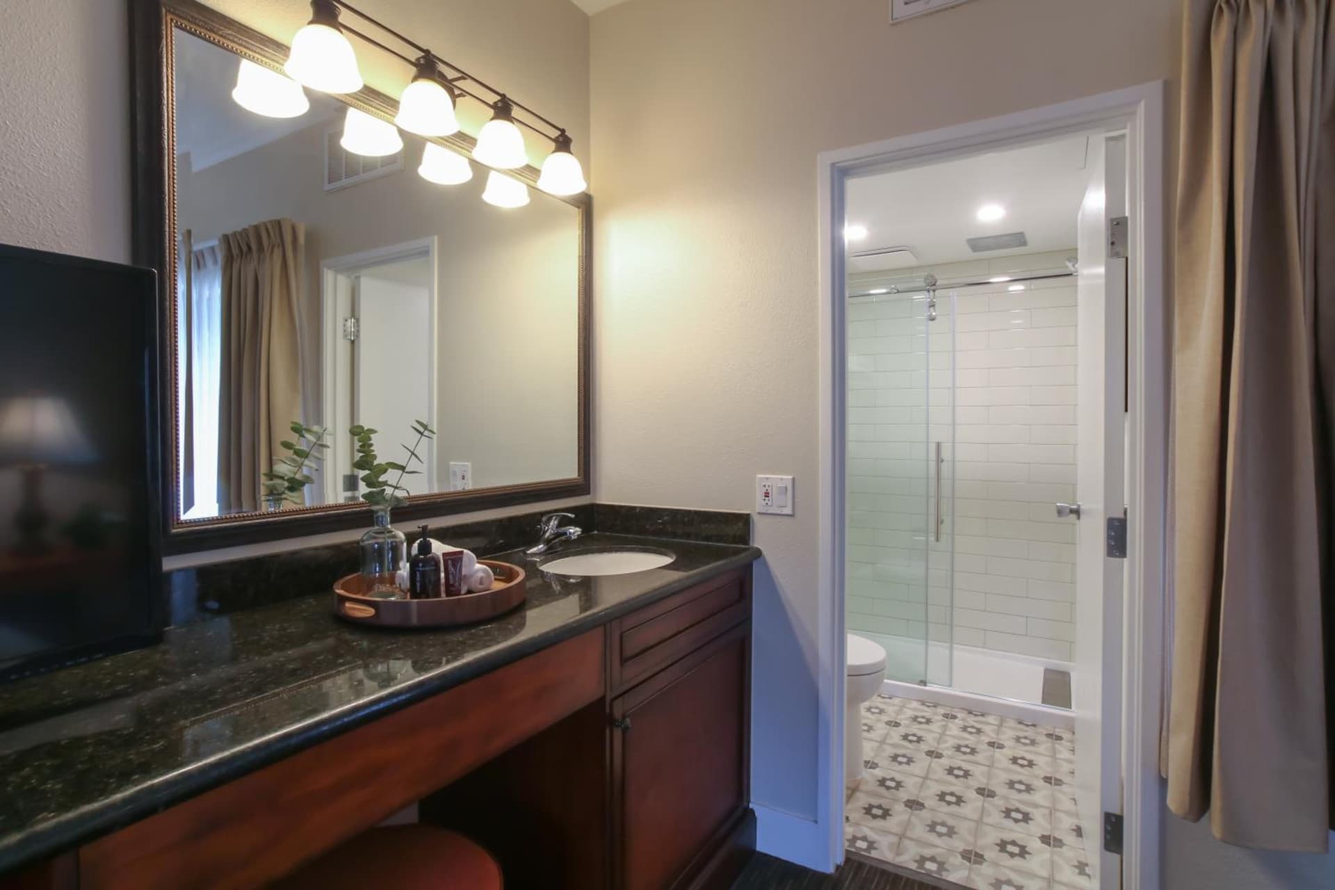 Oxford Suites Pismo Beach gallery photo in Pismo Beach, CA — image 19
